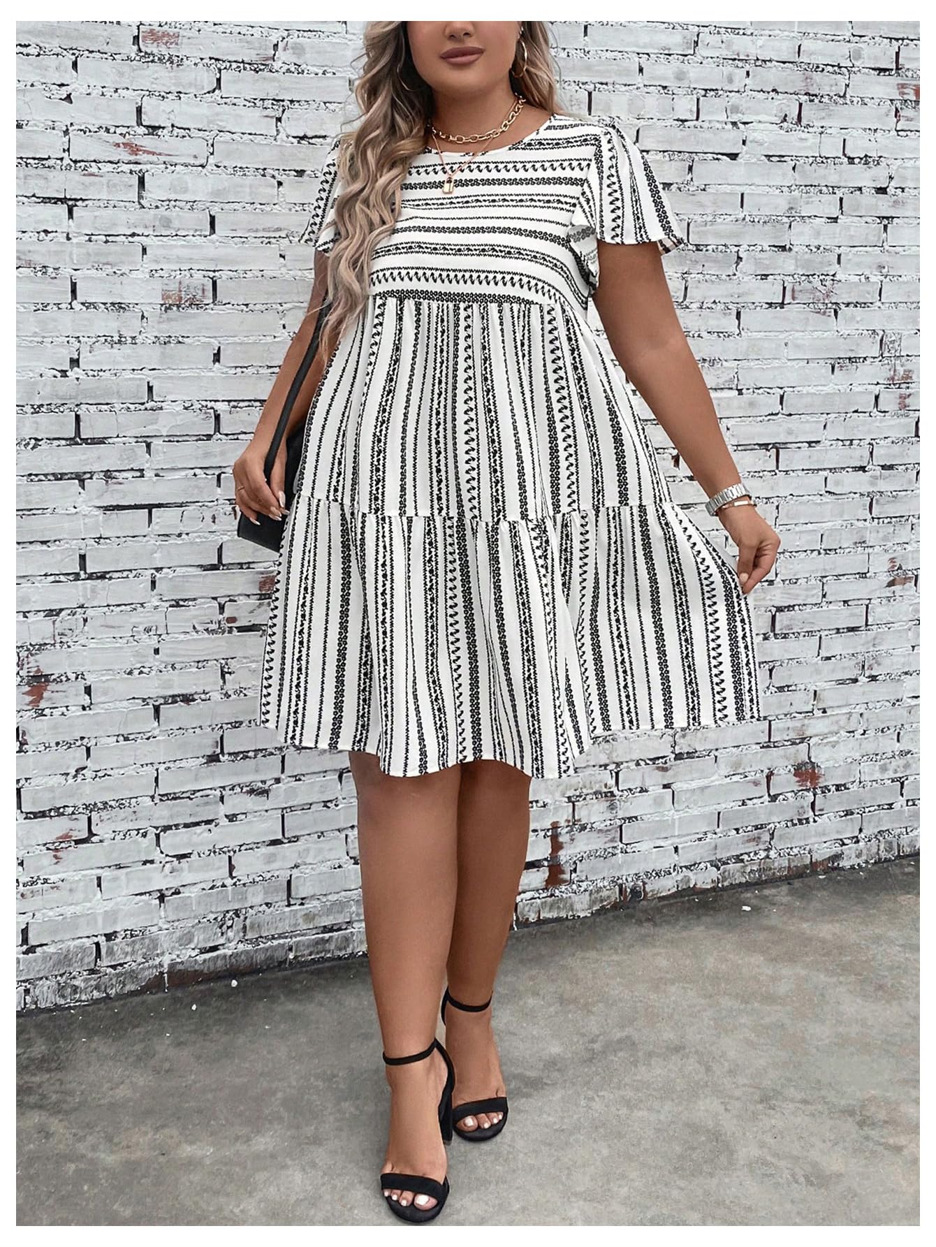 Stylish Plus Size Women's Striped Smock Dress - Short Sleeve Round Neck Button Back Mini Dress for Casual Wear, Summer Outfits & Beach Vacations