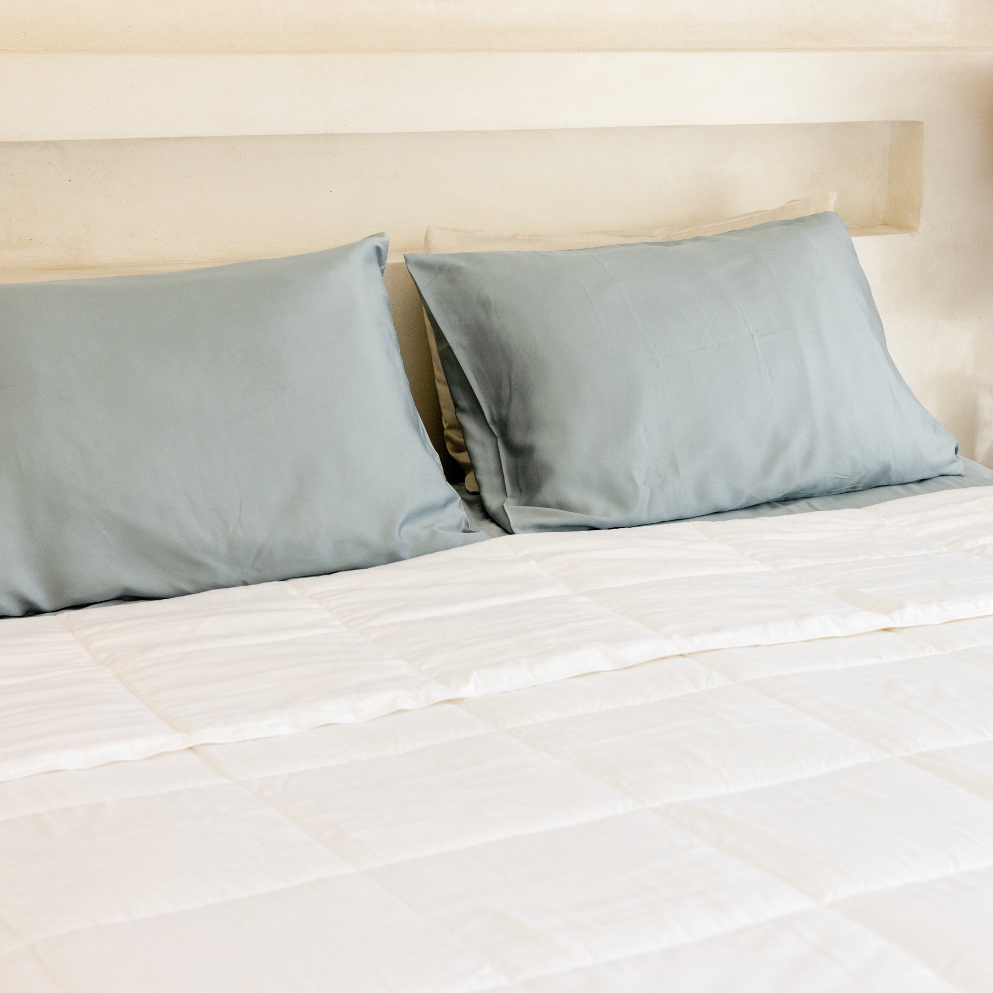 Premium Natural Silk & Bamboo Bedding Set - Luxurious Soft Sheets, Pillowcases & Duvet Cover - Perfect for Master Bedroom, Guest Room & Cozy Home Decor