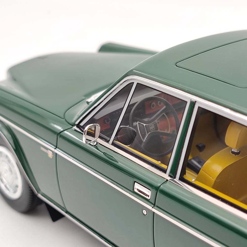 1/18 Scale Volvo 164 E 1972 Resin Model Car - Limited Edition Green Collectible Toy - Perfect for Display, Gifts & Car Enthusiasts Collections