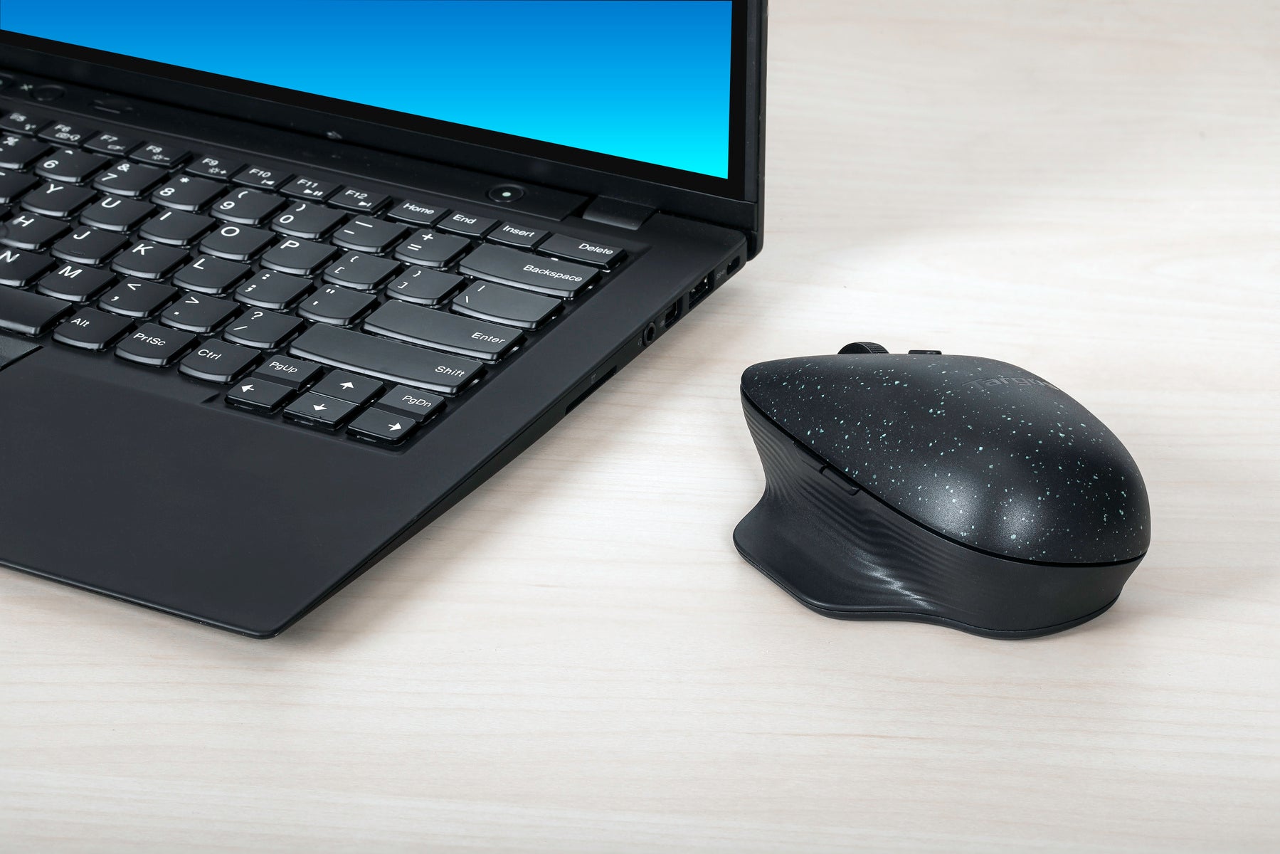 ErgoFlip™ EcoSmart™ Wireless Ergonomic Mouse - Comfortable & Eco-Friendly Computer Mouse for Office & Home Use - Perfect for Long Work Hours & Gaming