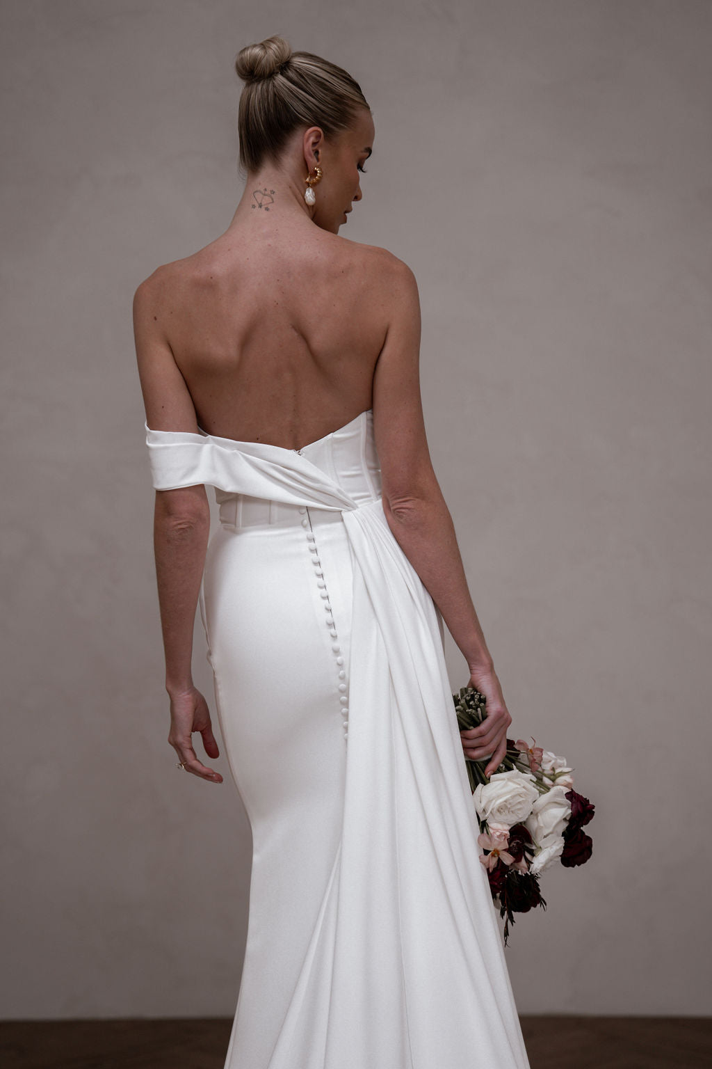 RHODE Detachable Train & Sleeves Wedding Dress - Elegant Bridal Gown for Church Ceremony and Reception