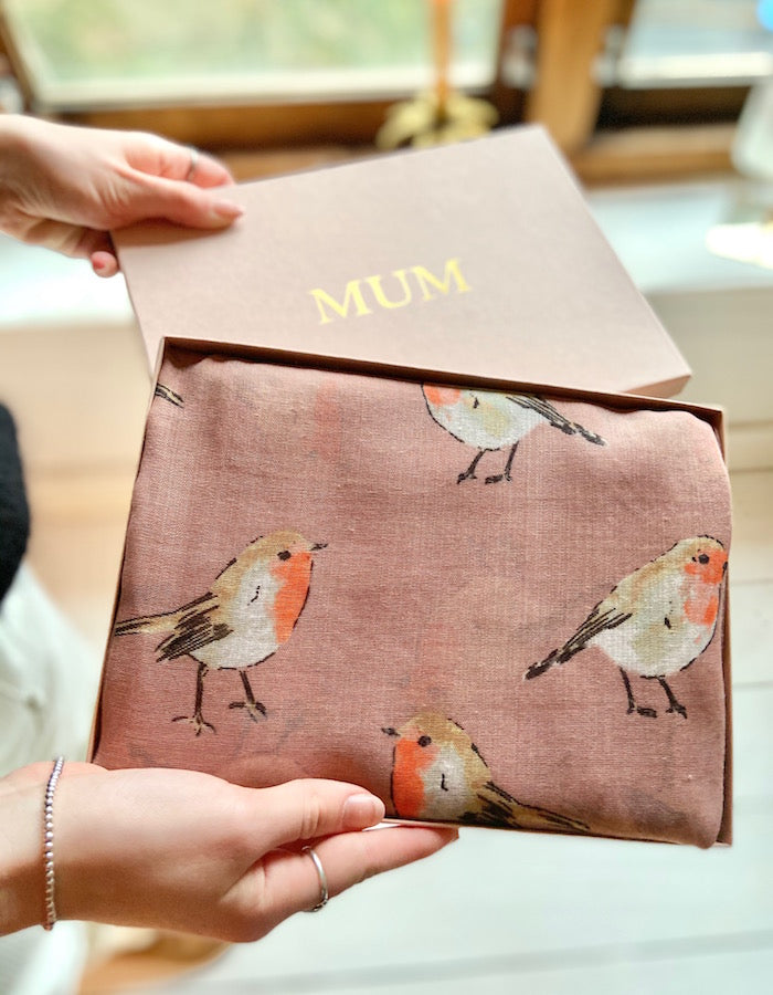 Personalized Robin Print Scarf - Soft Winter Fashion Accessory for Women - Perfect Gift for Bird Lovers, Christmas & Outdoor Activities
