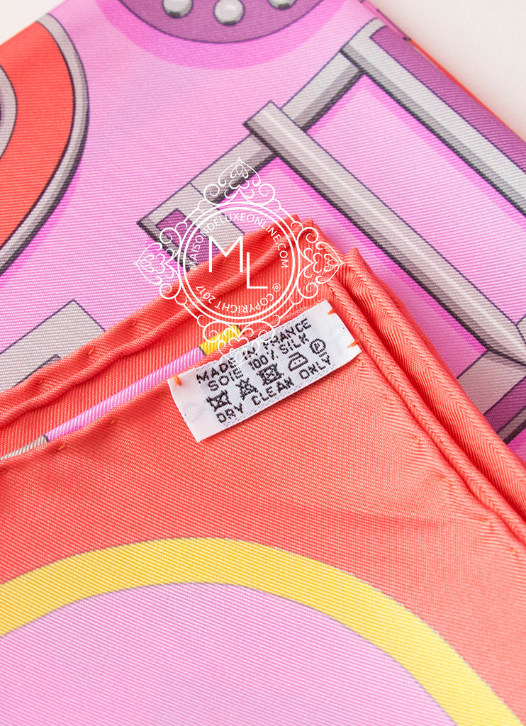 Hermes Pink Twill Silk 90 cm Carré en Boucles Scarf - Luxury Women's Fashion Accessory for Office, Party & Special Occasions