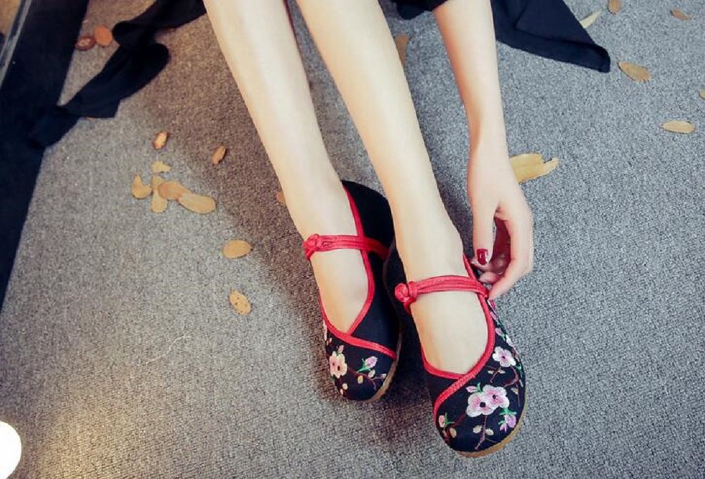 Vintage Chinese Style Embroidered Women's Flats - Comfortable Rubber Sole Casual Shoes for Daily Wear, Traditional Outfits & Special Occasions