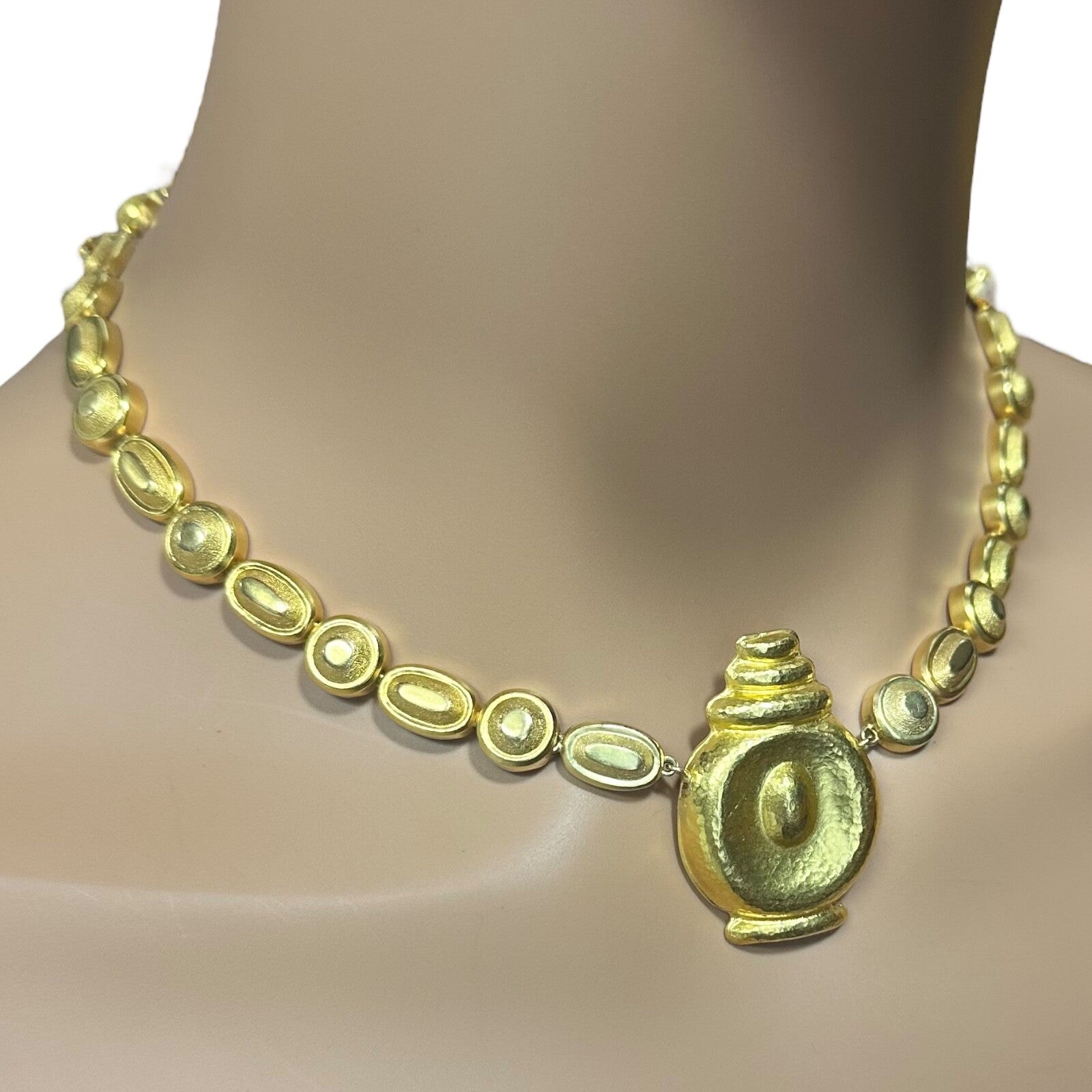 Vintage Estate Ilias Lalaounis 18k Yellow Gold Hammered Vase Necklace - Elegant Jewelry for Weddings, Parties & Special Occasions
