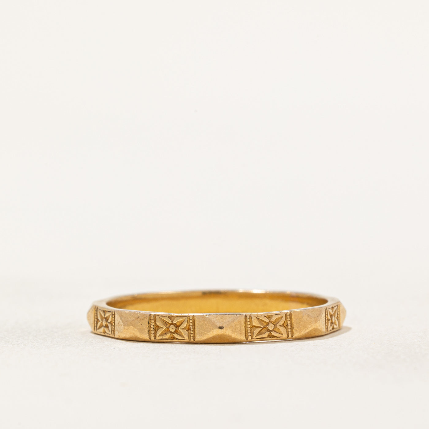 1956 London 22k Yellow Gold Floral Motif Band Ring - Size 8.75 - Vintage Jewelry for Weddings, Anniversaries & Special Occasions