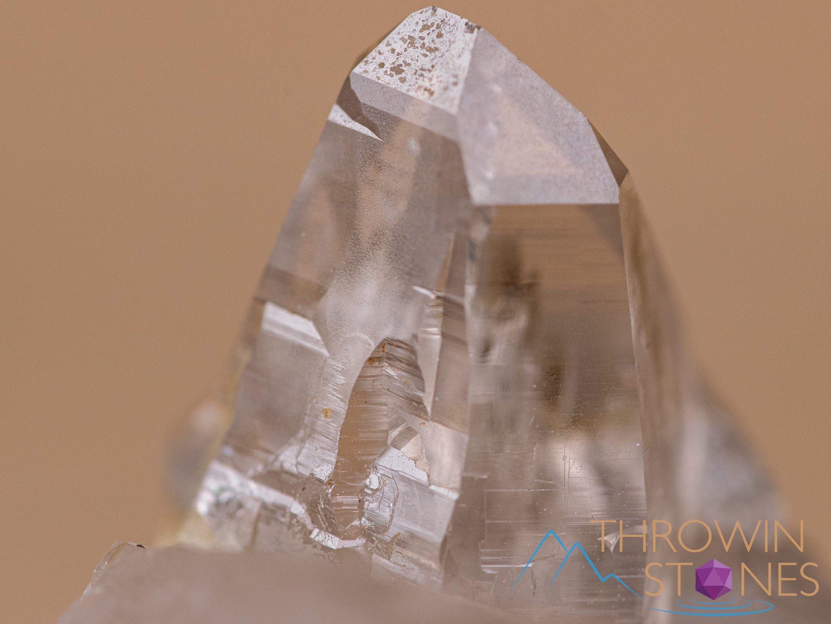 Natural Hiddenite Quartz Raw Crystal Tessin - Healing Stone for Home Decor, Housewarming Gift & Spiritual Energy - Perfect for Meditation, Feng Shui & Crystal Collections