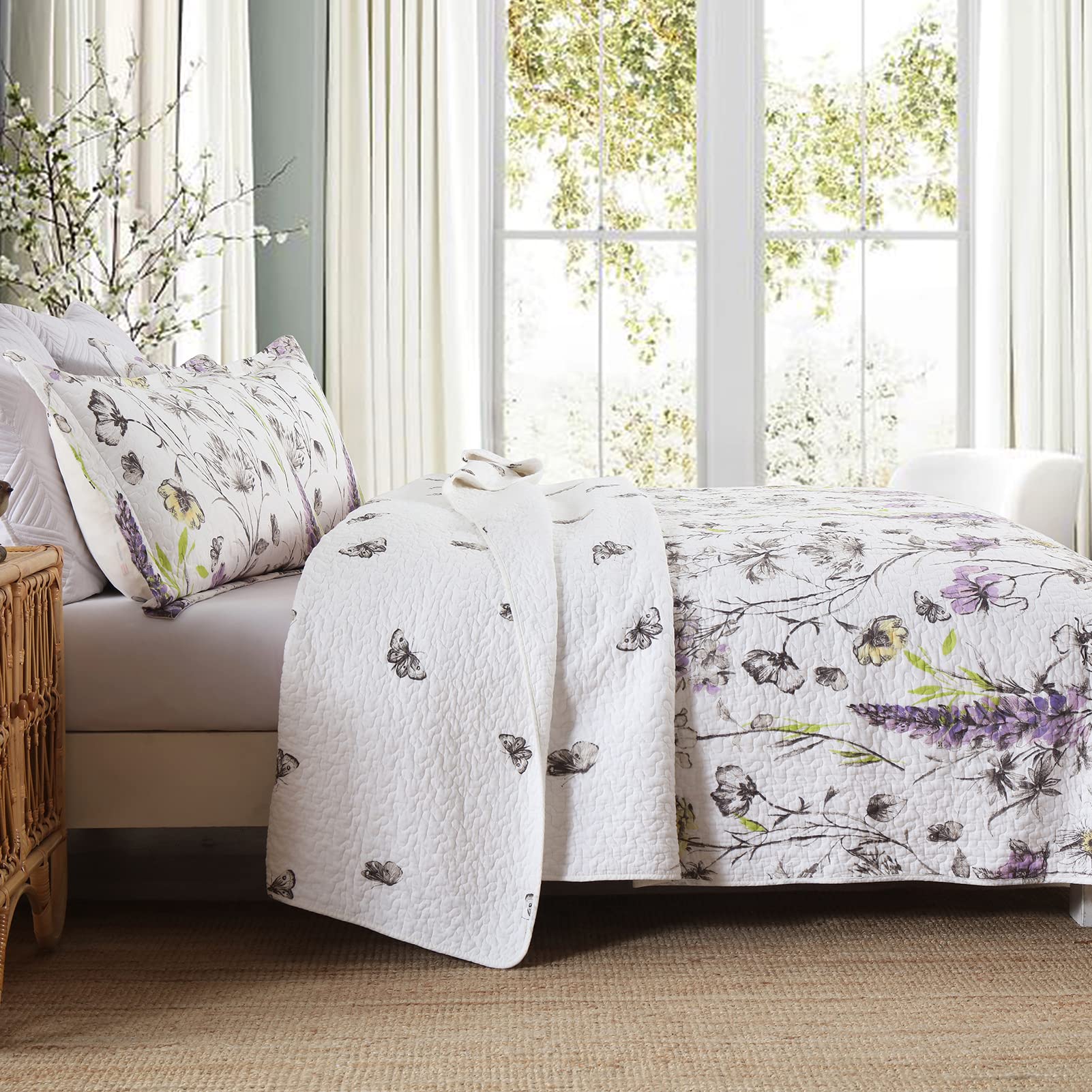 Y-PLWOMEN 100% Cotton King Size Floral Quilt Set - White Purple Lightweight Soft Bedspread for All Seasons (3-Piece) | Perfect for Master Bedroom, Guest Room & Cozy Home Decor