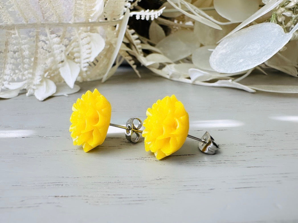 Yellow Flower Stud Earrings - Big Sunflower & Chrysanthemum Resin Jewelry - Cute Colorful Studs for Women - Perfect for Summer Outfits, Boho Style & Casual Wear