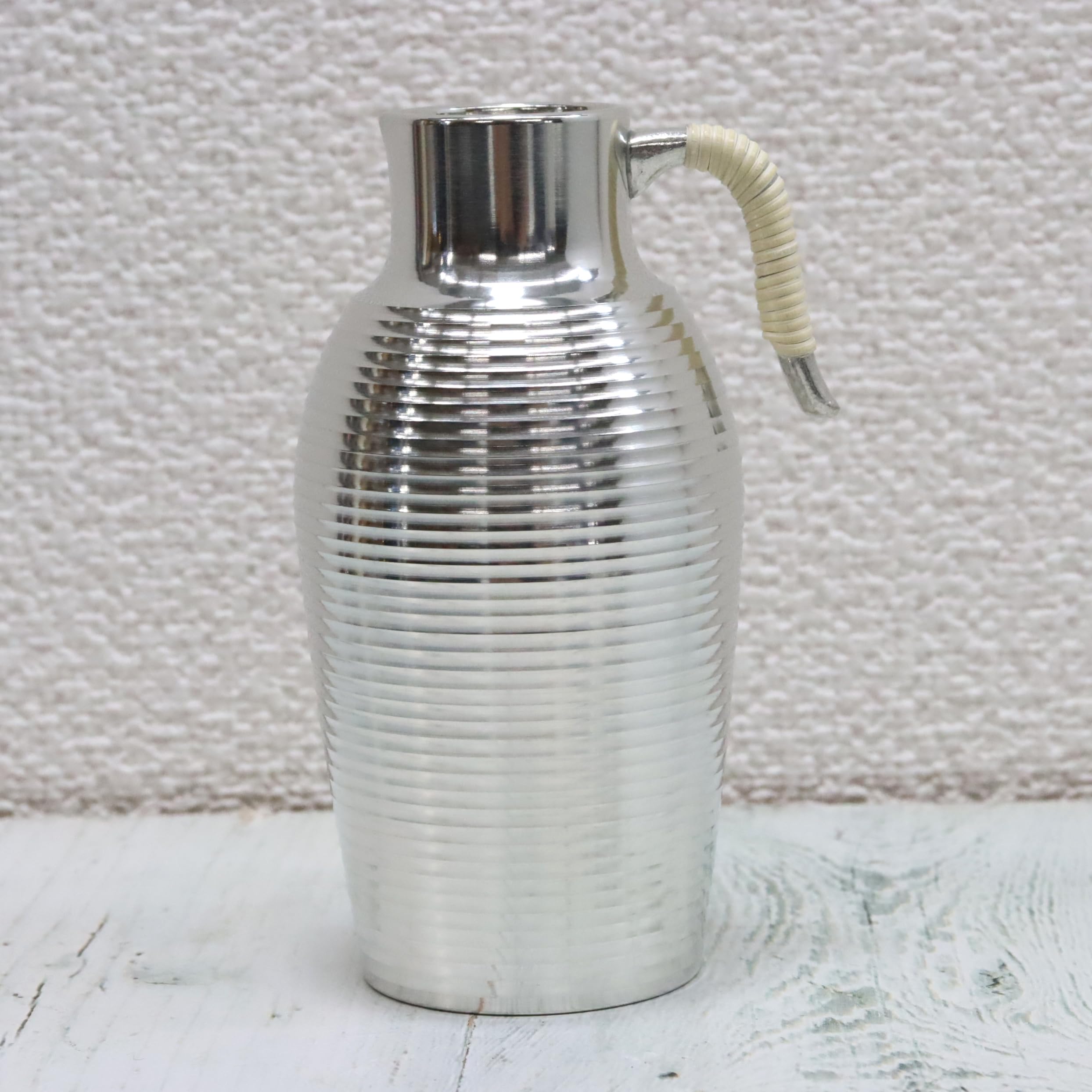Premium Osaka Tin Ware (Suzuki) Traditional Japanese Round Shoulder Sake Bottle - Hot Sake Serving Set with Gift Wrapping - Perfect for Japanese Tea Ceremonies, Dinner Parties & Special Occasions
