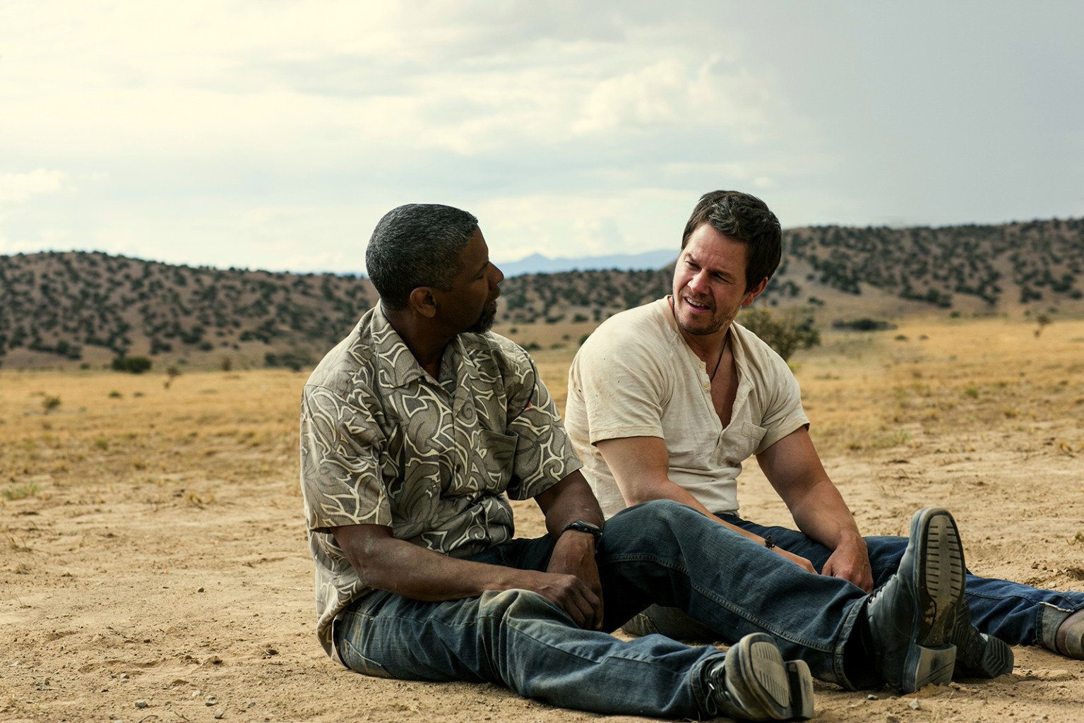 2 Guns Blu-ray Movie - Action Thriller Starring Denzel Washington & Mark Wahlberg - Perfect for Movie Nights & Home Entertainment Collections