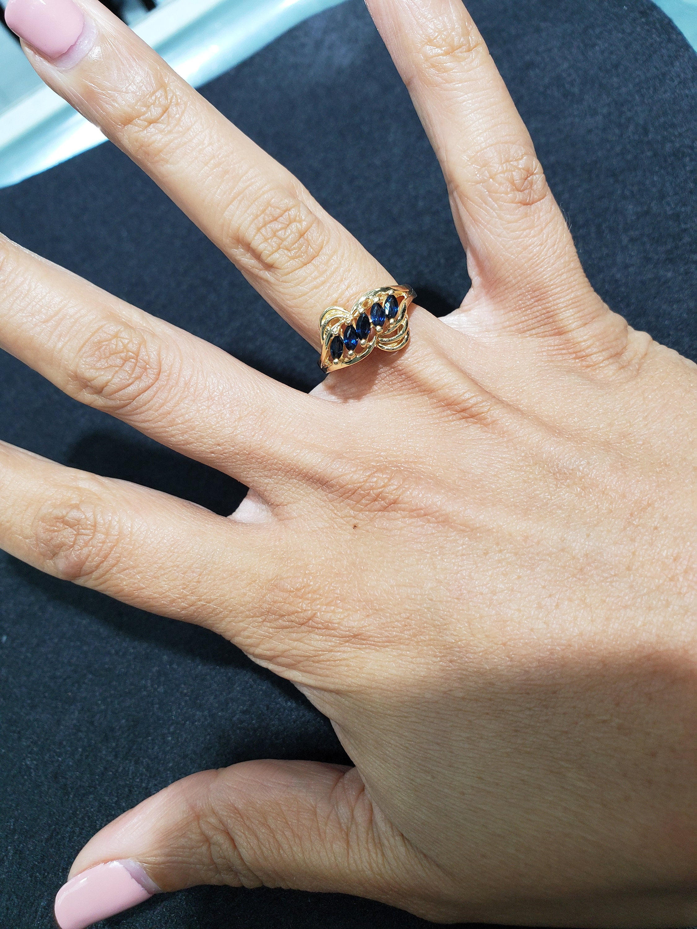 Exquisite Marquise Cut Sapphire Ring in 14K Yellow Gold - Perfect for Engagement, Anniversary & Special Occasions