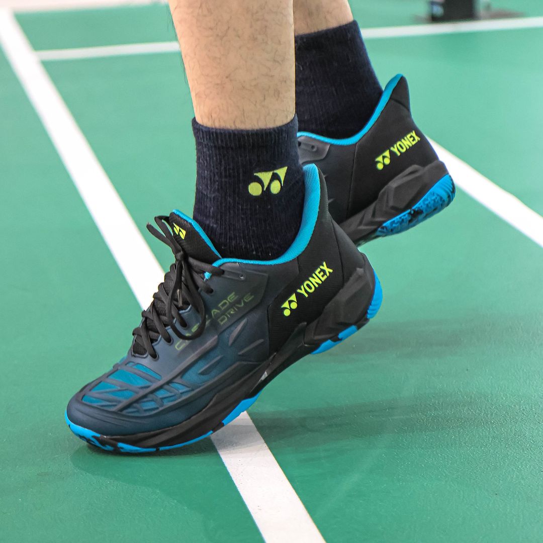 Yonex Cascade Drive 2 Badminton Shoes - Clear Black | Lightweight & Durable for Indoor Sports | Perfect for Badminton, Squash & Court Games