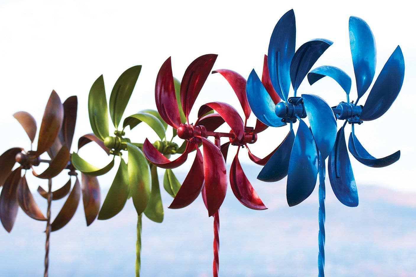 22 Inch Feather Wind Spinner - Decorative Garden Spinner for Outdoor Patio, Yard & Lawn Decor - Beautiful Wind Catcher for Relaxing Backyard Atmosphere