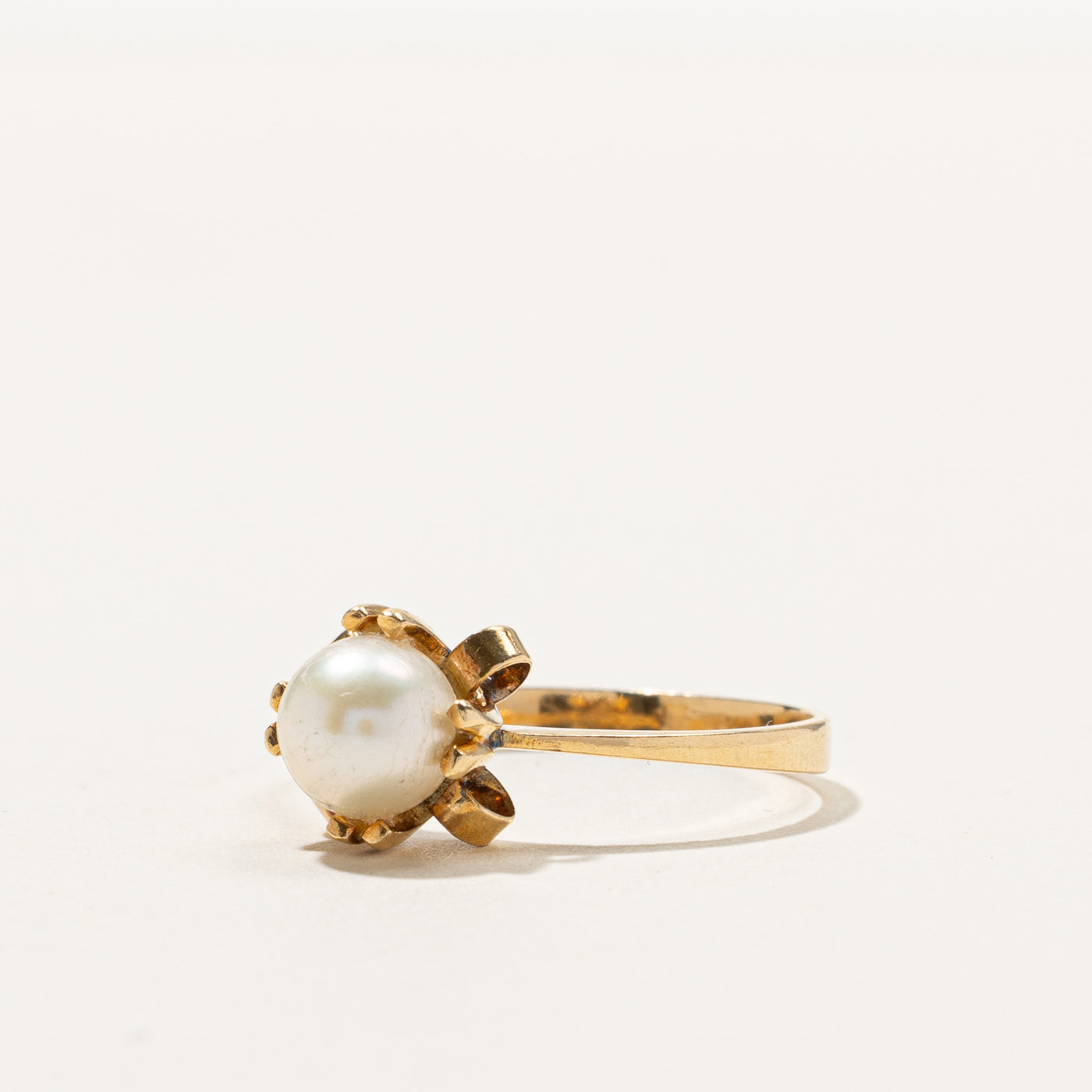 Solitaire Pearl Ring for Women - Size 8.5 - Elegant White Pearl Engagement & Wedding Band - Perfect for Proposals, Anniversaries & Special Occasions