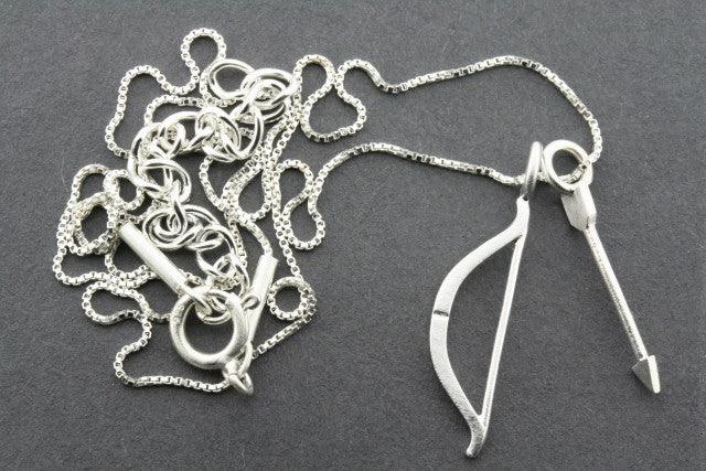 Elegant Bow and Arrow Necklace for Women - Sterling Silver Jewelry Gift for Archery Lovers - Perfect for Outdoor Adventures and Fashion Accessories