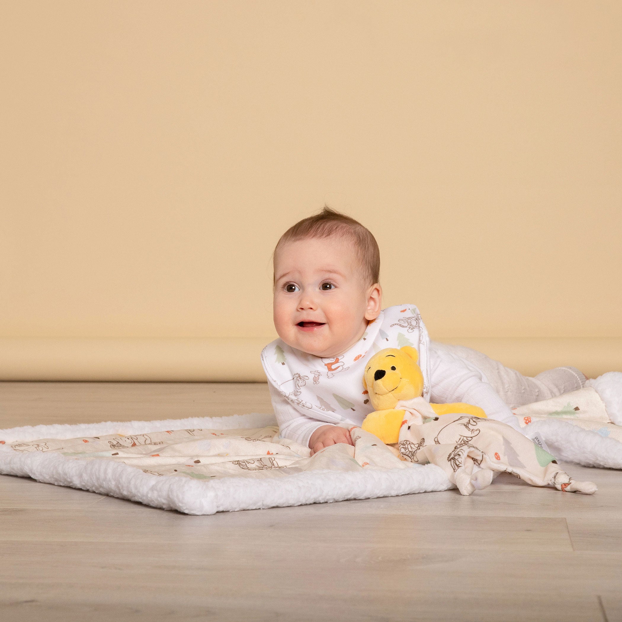 Disney Winnie the Pooh Reversible Fleece Blanket - Soft Cozy Throw for Adults & Kids - Perfect for Bed, Sofa, Movie Nights & Travel Gifts