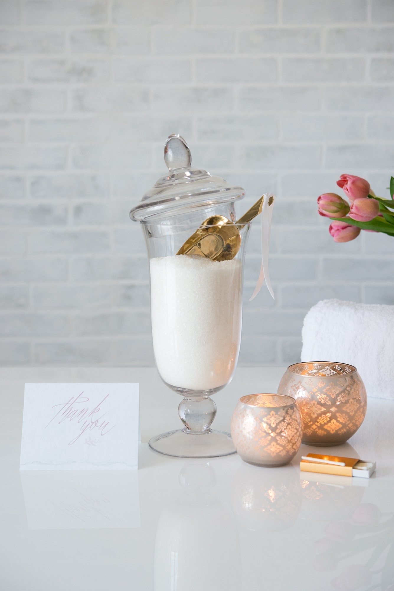 WEDDINGSTAR Large Glass Apothecary Candy Jar with Lid - Elegant Footed Vase for Wedding Decor, Party Favors, Home Centerpiece & Candy Display