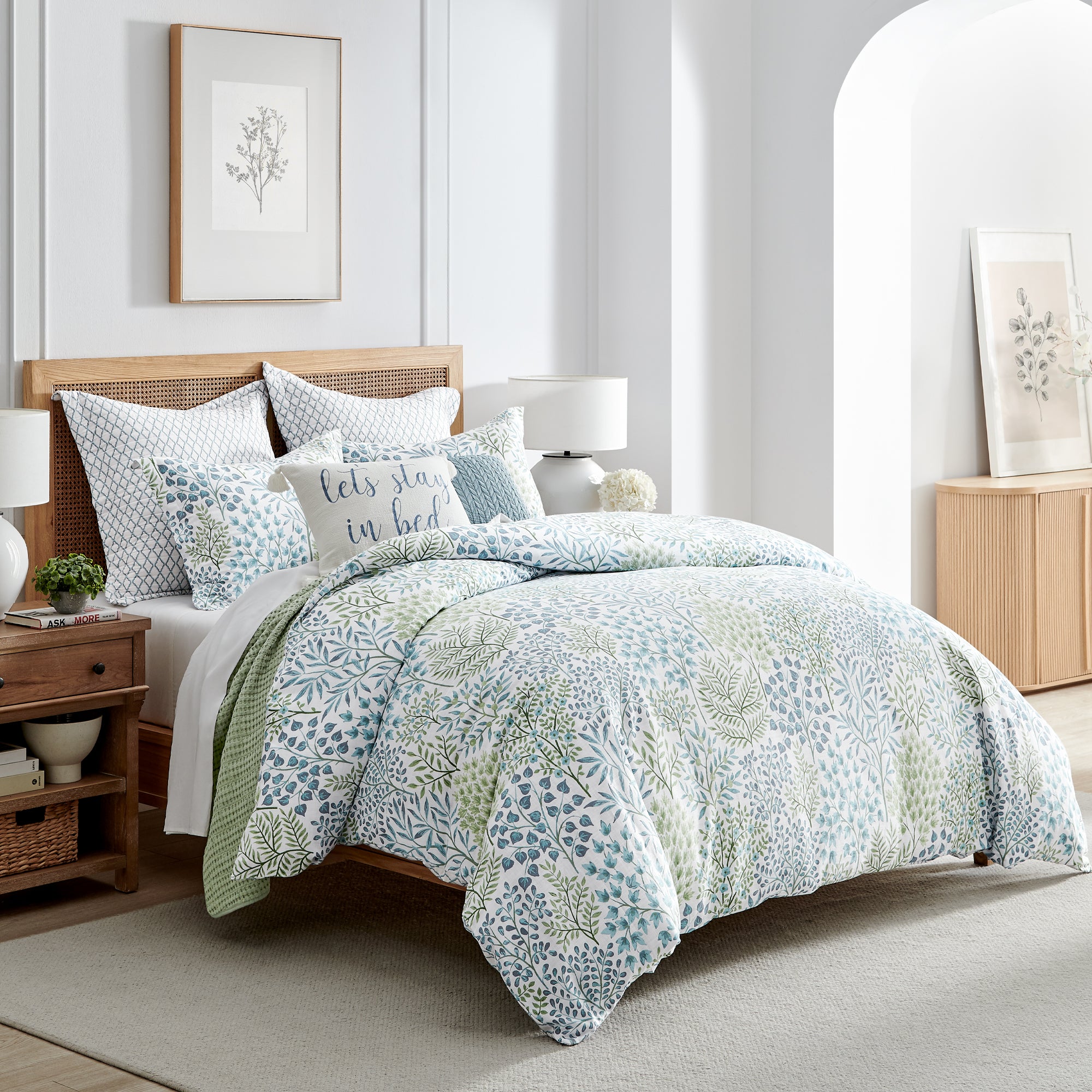 Premium English Forest Duvet Cover Set - Queen Size Bedding with Pillowcases | Nature-Inspired Botanical Print for Cozy Bedroom Decor