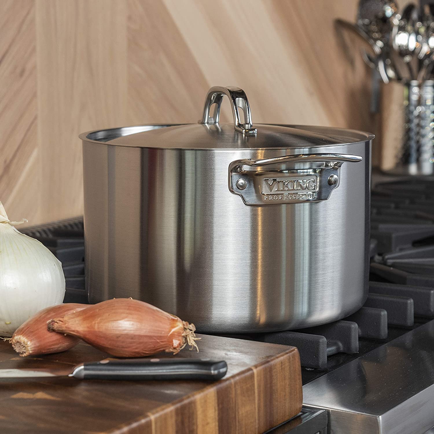 Viking 5-Ply Stainless Steel Stock Pot with Lid - 8 Quart Soup Pot for Cooking, Boiling & Stewing - Professional Kitchen Cookware Set - Perfect for Home Chefs & Restaurants (Gray)