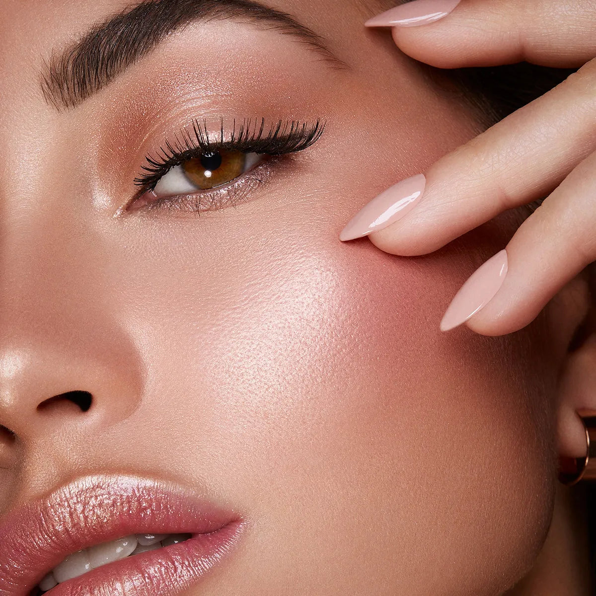 KIKO Radiant Touch Powder Bronzer - Natural Sun-Kissed Glow for Face & Body - Perfect for Contouring, Highlighting & Everyday Makeup