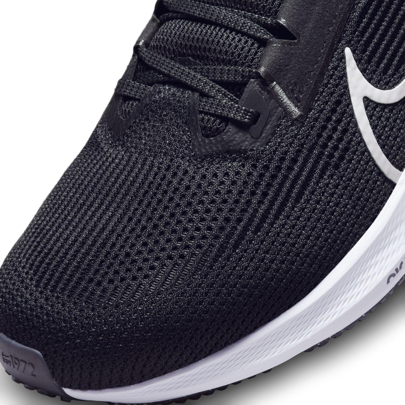Nike Men's Air Zoom Pegasus 40 Running Shoes - Lightweight Cushioned Trainers for Road Running & Gym Workouts