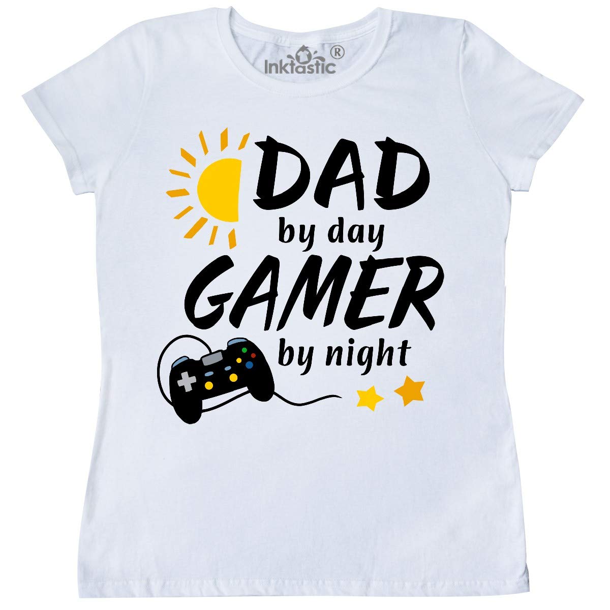 Inktastic Dad by Day Gamer by Night with Controller Graphic - Cool Casual T-Shirt for Men & Women - Perfect for Gaming, Father's Day & Everyday Wear
