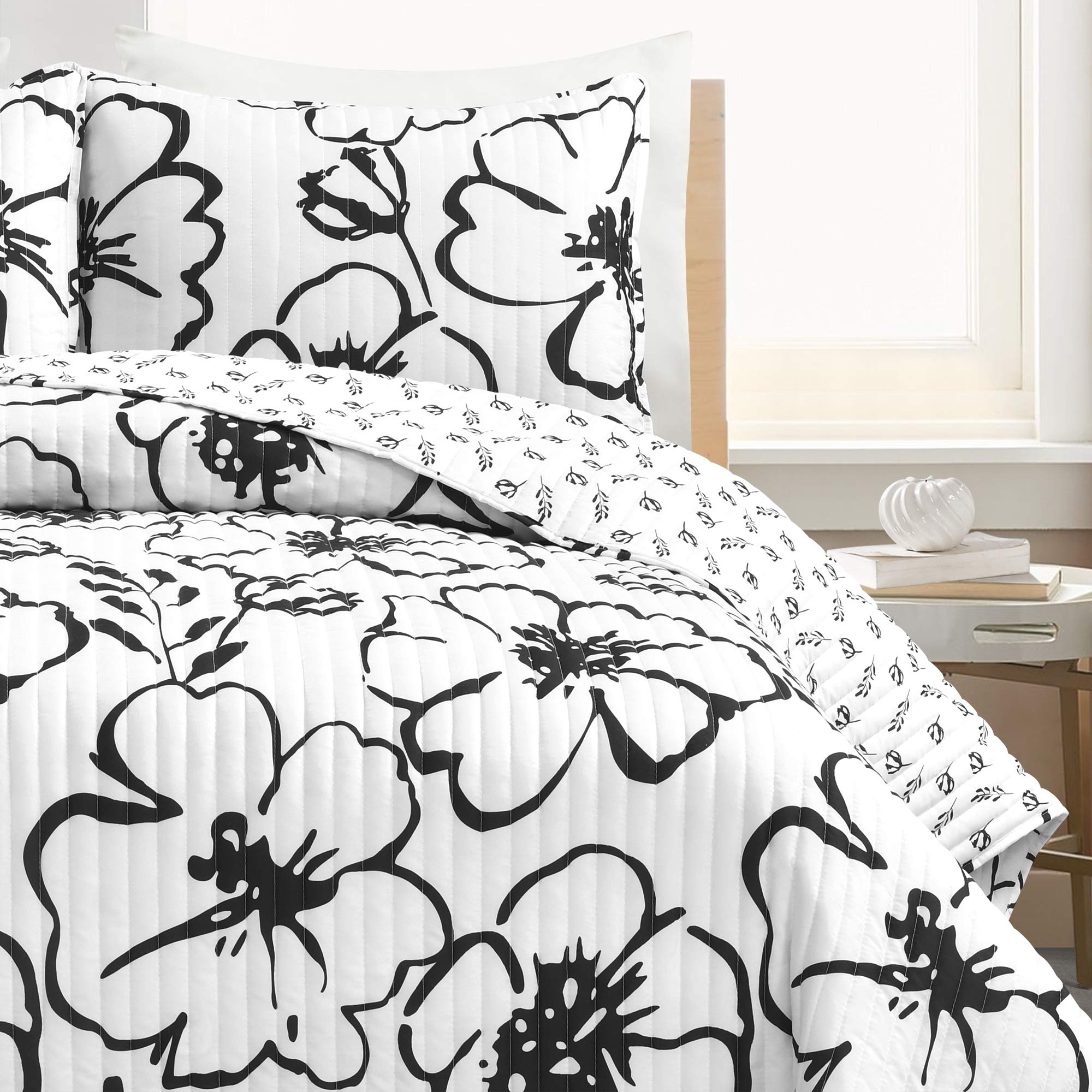 Lush Decor Scandinavian Floral 3-Piece Quilt Set King Size - Black & White Modern Bedding for Master Bedroom & Guest Room