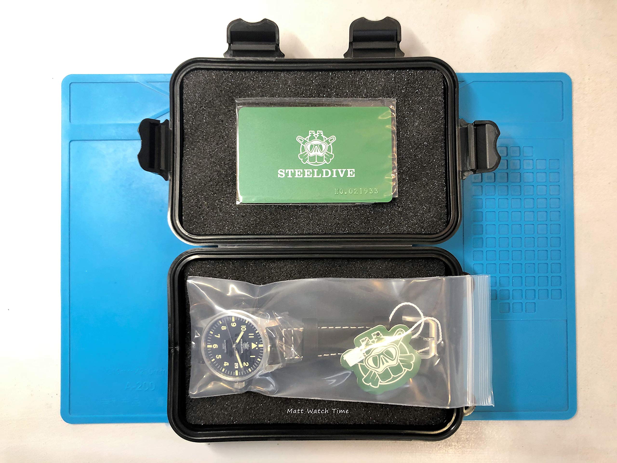 Steeldive SD1940 Pilot Watch - NH35 Automatic Movement, AR Sapphire Crystal, Super Lume, 200m Water Resistant - Perfect for Aviation Enthusiasts & Diving Professionals