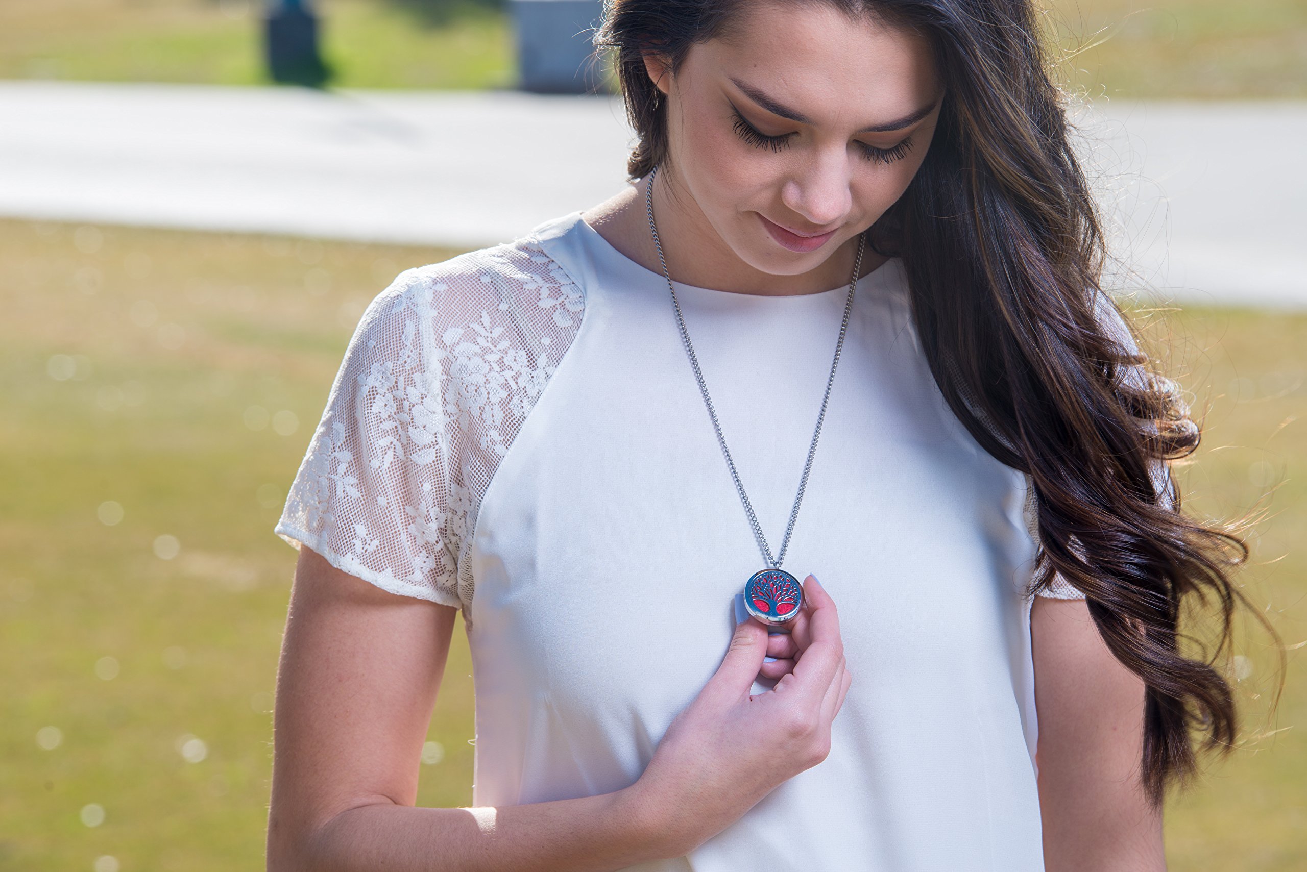 Aromatherapy Essential Oil Diffuser Necklace - Stainless Steel Adjustable Pendant Locket with 24