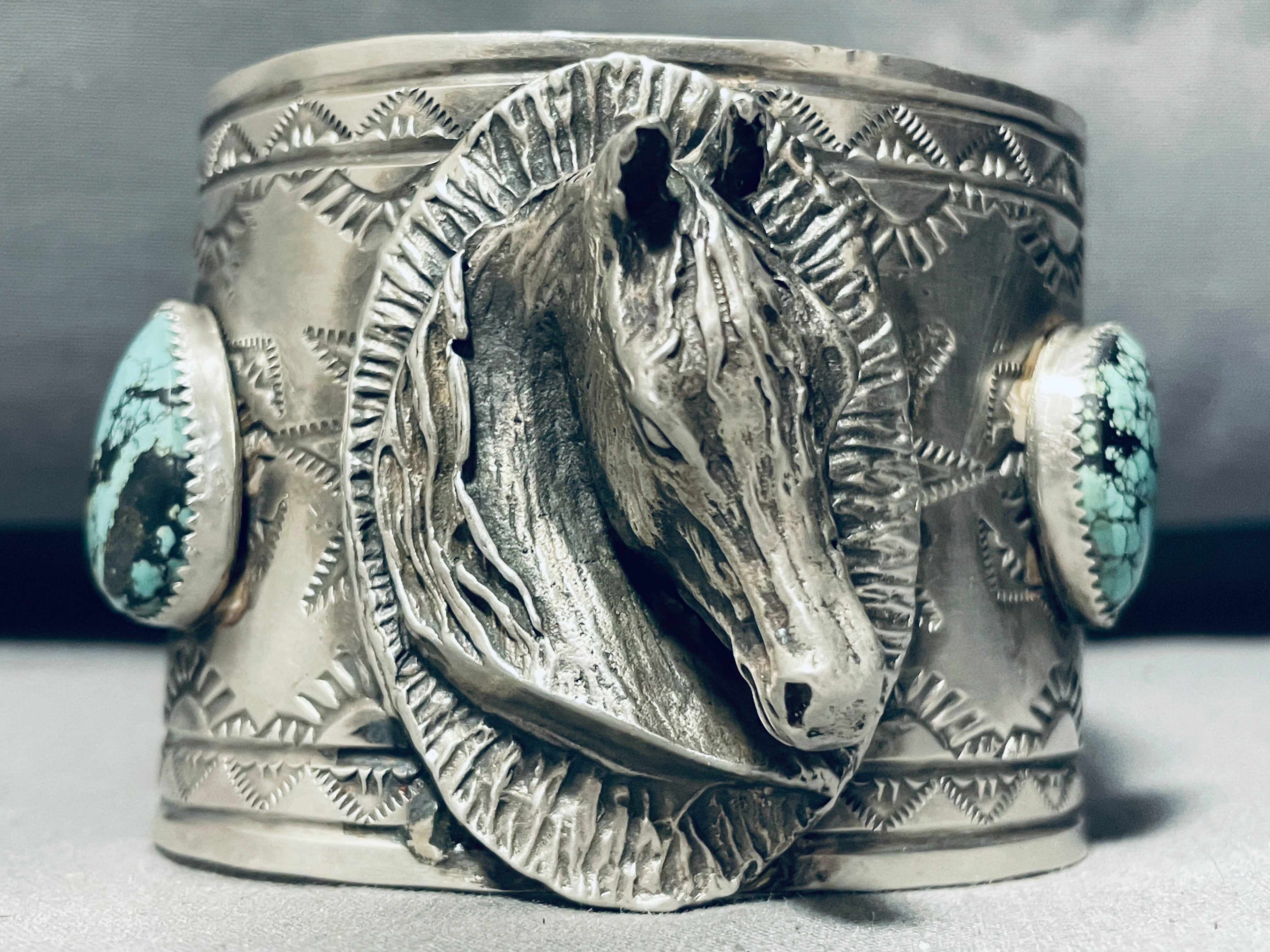 167g Native American Navajo Turquoise Sterling Silver Horse Portrait Bracelet - Handmade Jewelry for Western Fashion & Boho Chic Style