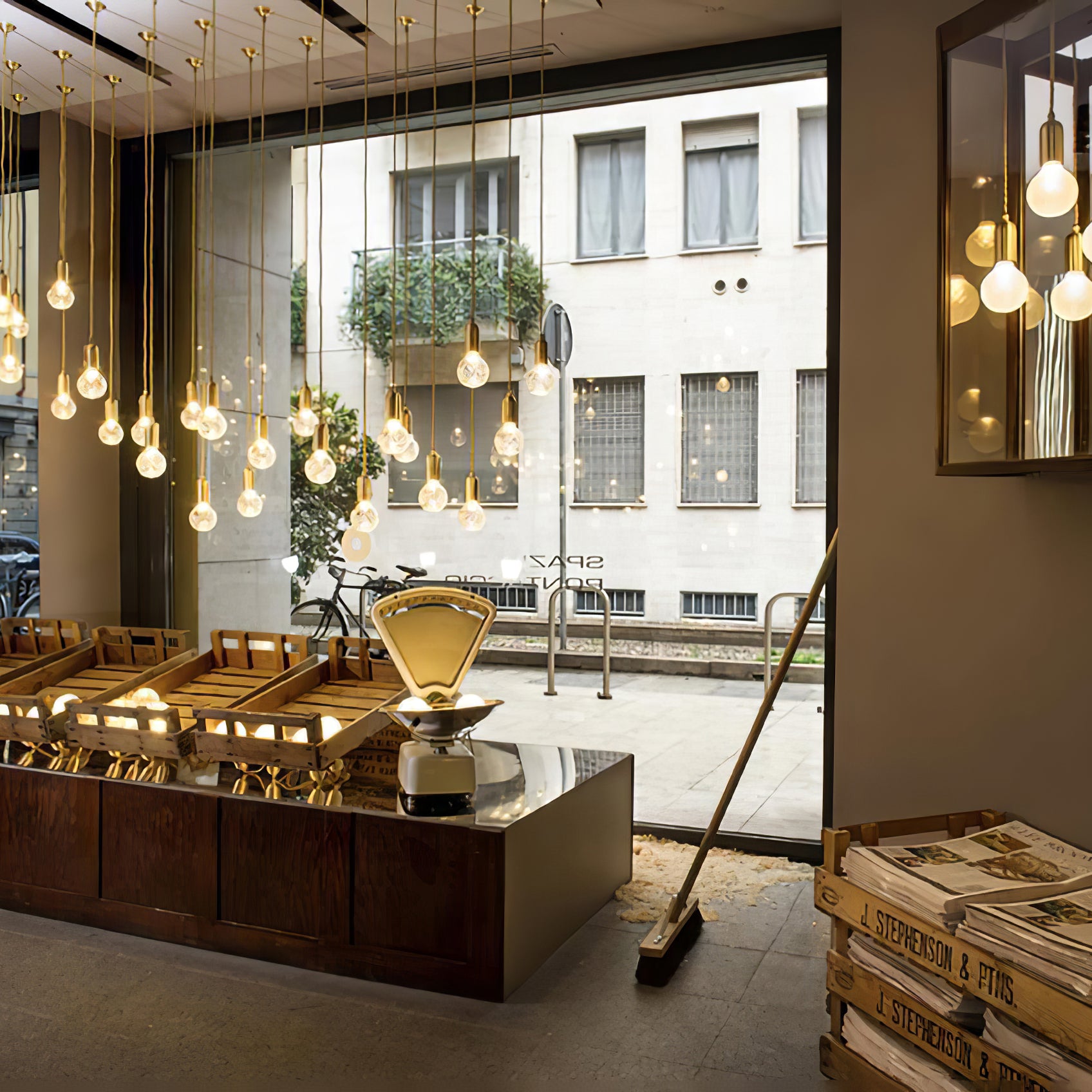 Modern Crystal LED Pendant Light - Elegant Ceiling Hanging Lamp for Dining Room, Kitchen Island & Bedroom Lighting