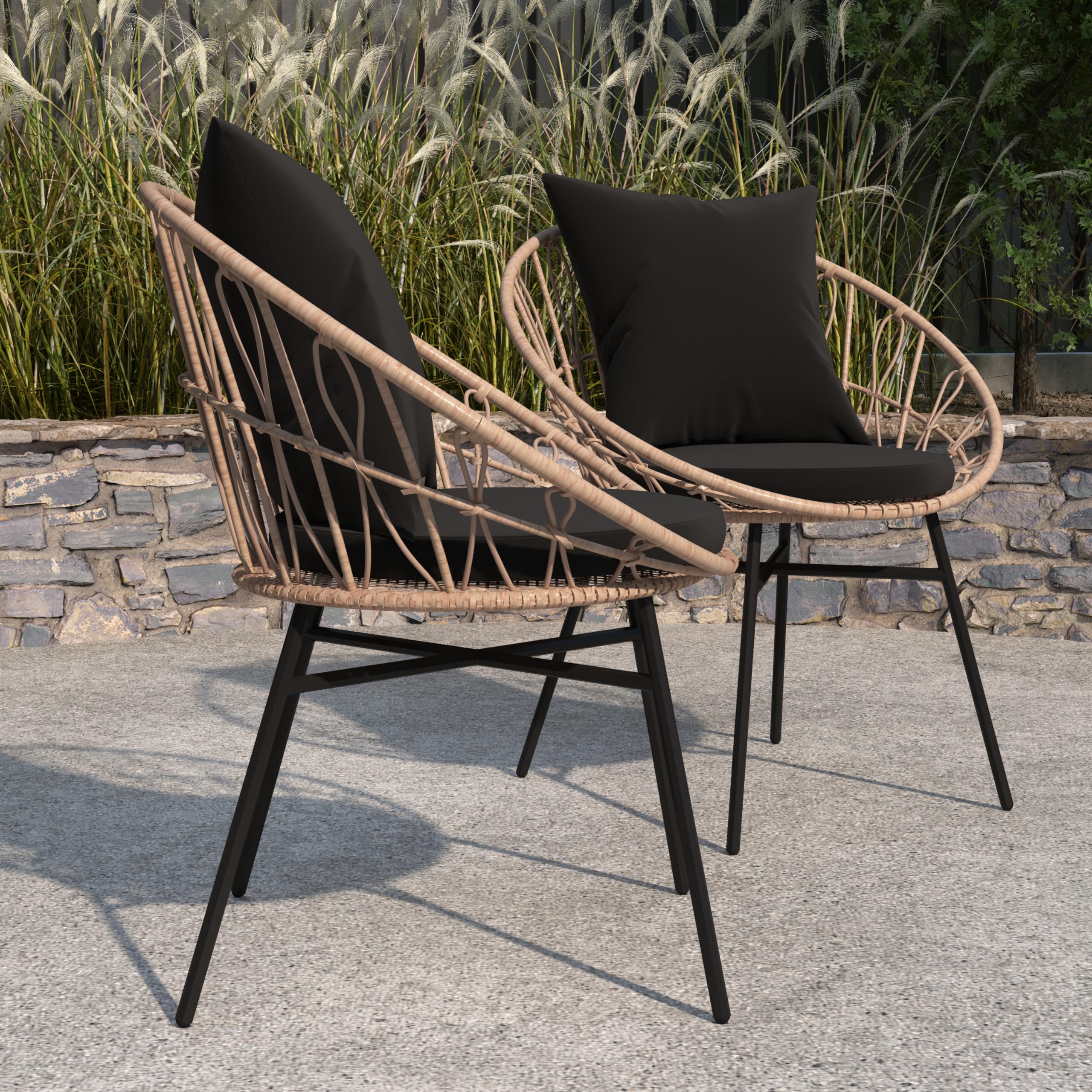 Merrick Lane Alma Set of 2 Patio Chairs - Tan Faux Rattan Rope Wicker Chairs with Black Cushions - Weather & Fade Resistant Indoor Outdoor Furniture for Garden, Poolside, Deck, and Backyard Relaxation