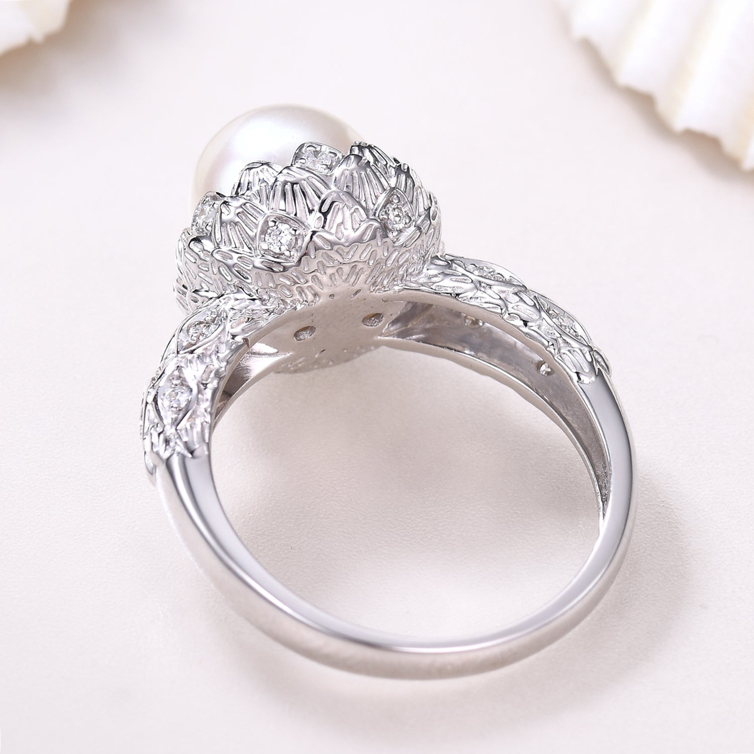 9mm Round Cut Pearl Engagement Ring - Vintage Lotus Diamond White Gold Wedding Band for Brides, Anniversary & Special Occasions