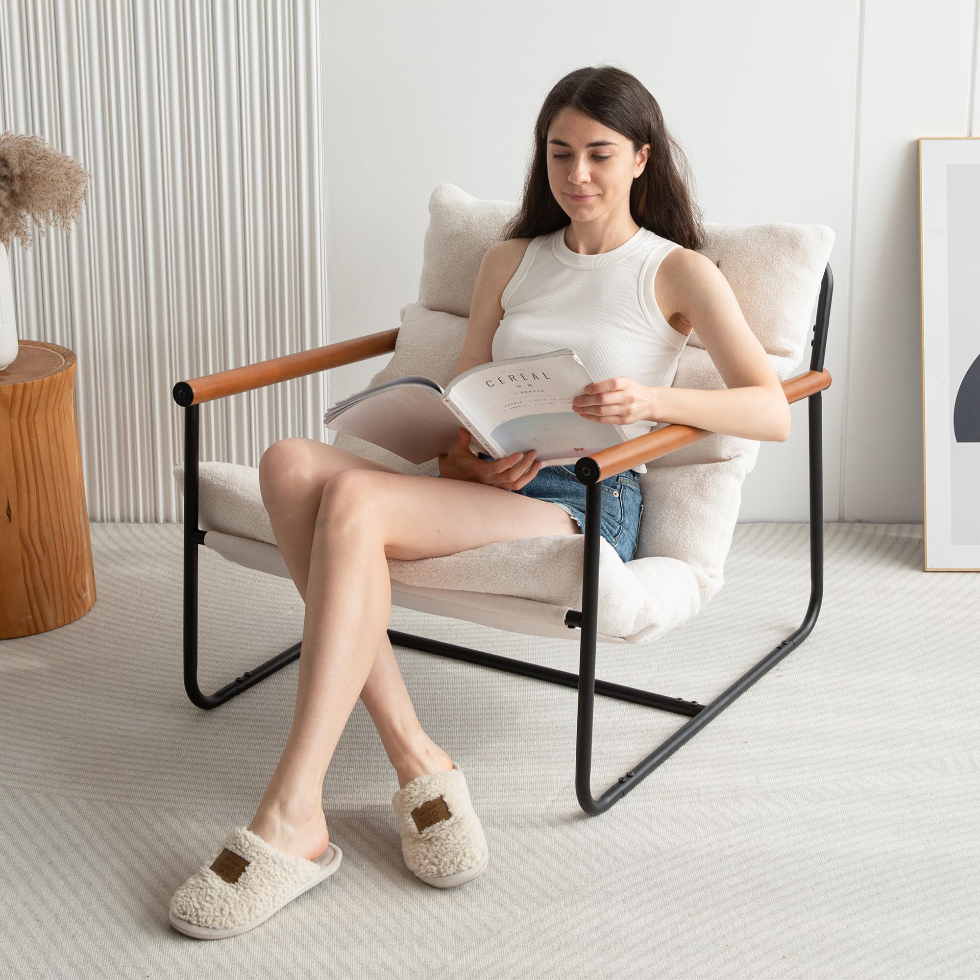 MAXYOYO Sherpa Accent Chair - Plush Boucle Armchair for Living Room, Bedroom & Reading Nook - Modern Comfortable Lounge Chair in Beige | Perfect for Cozy Home Decor, Relaxation & Small Spaces