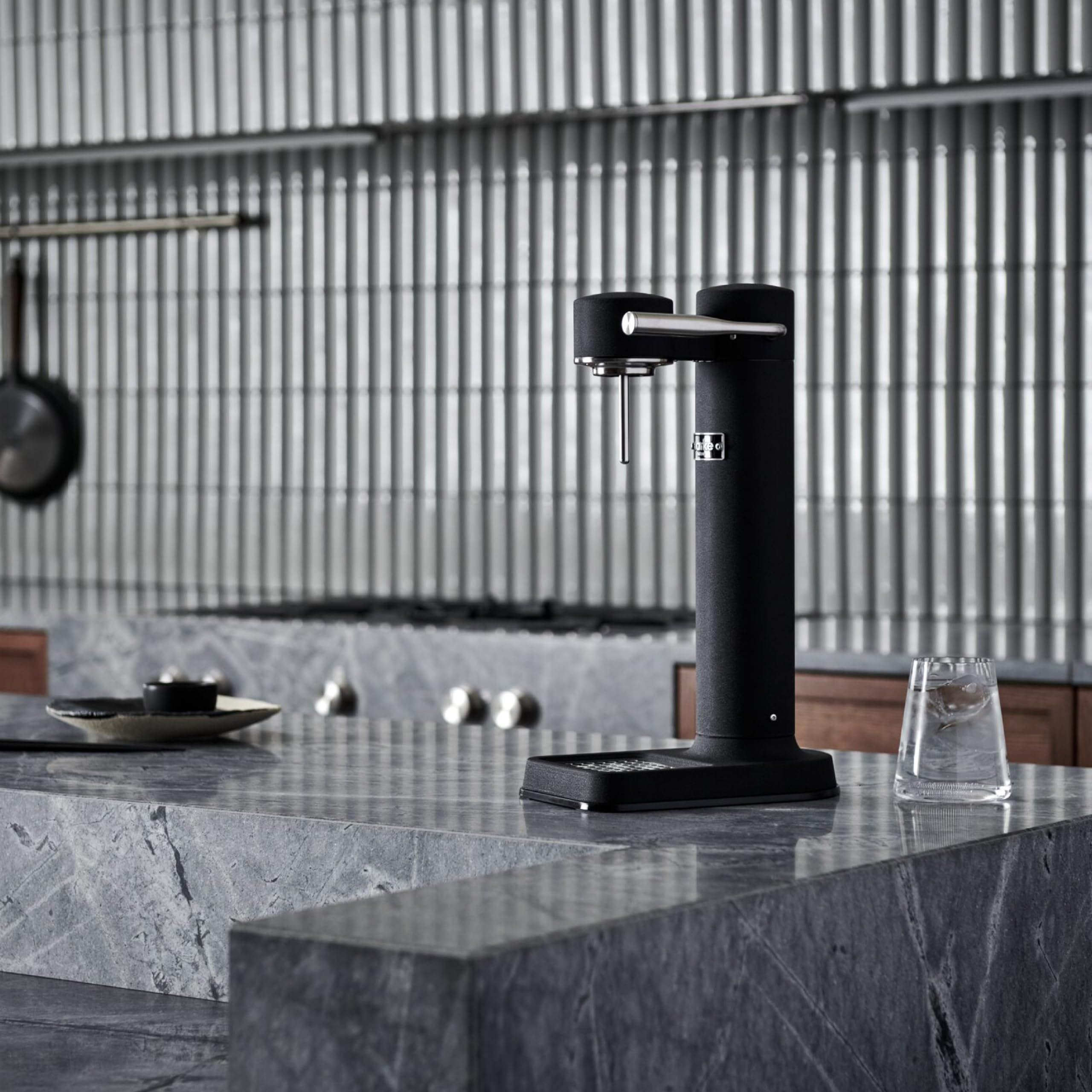 Aarke Carbonator III with CO2 Cylinder - Premium Sparkling Water Maker Machine, Stainless Steel Home Carbonation System with 800mL BPA-Free PET Reusable Bottle (Matte Black) - Perfect for Kitchen, Office & Healthy Hydration
