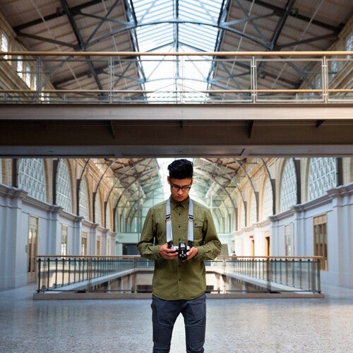 Peak Design Slide Lite Camera Strap (Ash Gray) - Comfortable Adjustable Neck Strap for DSLR & Mirrorless Cameras - Perfect for Travel, Hiking & Photography Enthusiasts
