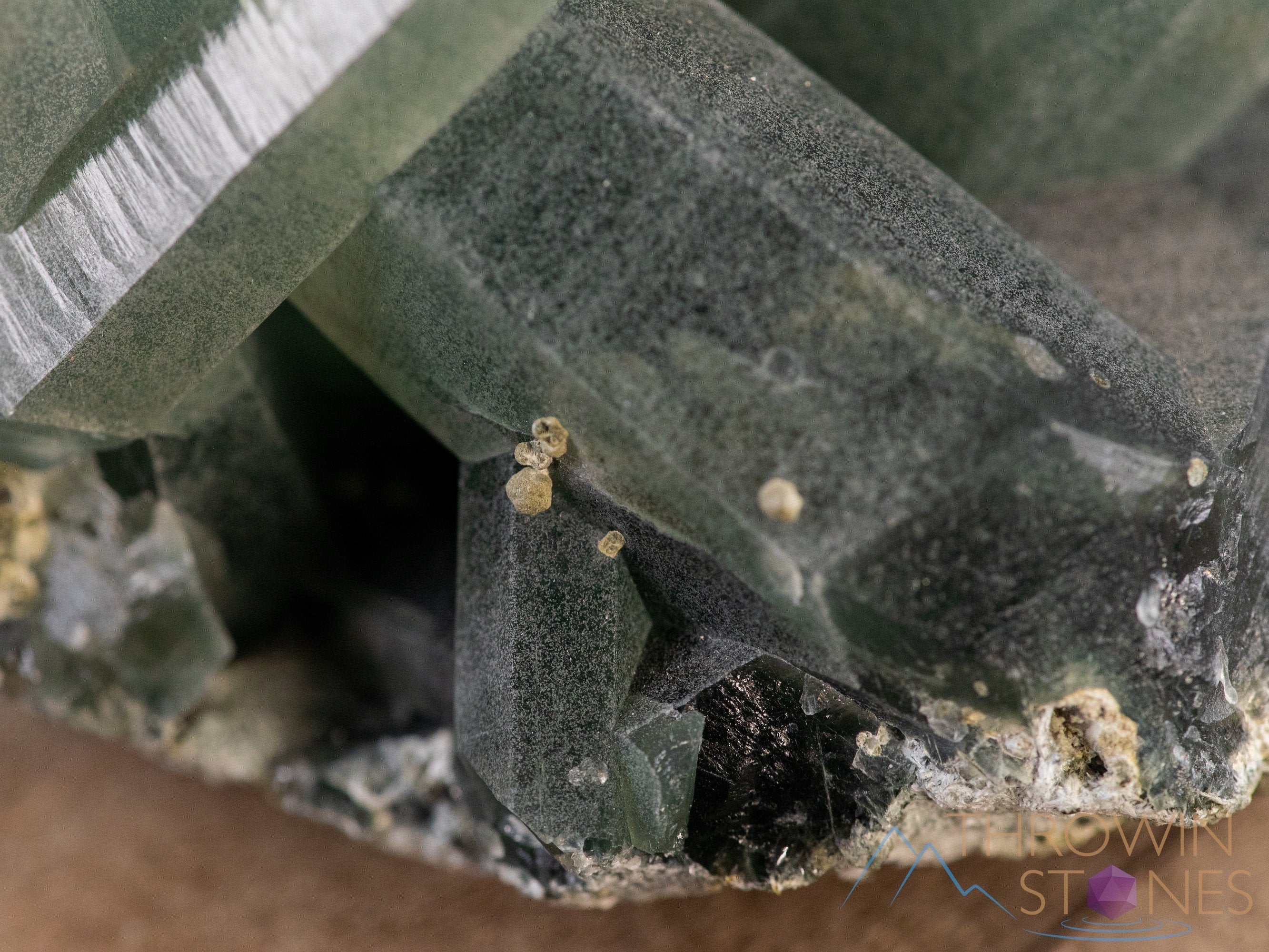 Natural QUARTZ with ACTINOLITE Raw Crystal Cluster - Healing Stone Specimen for Home Decor, Housewarming Gift & Spiritual Healing | Perfect for Meditation, Office Desk & Feng Shui
