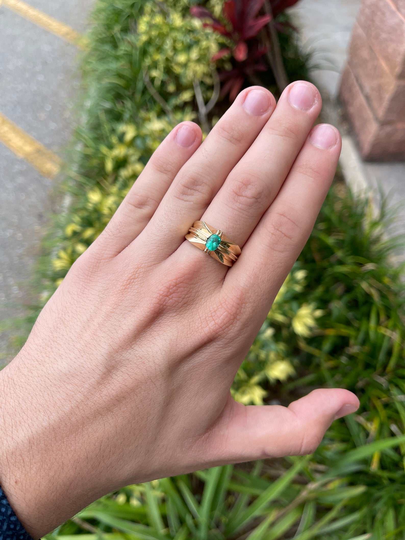 0.90 Carat Oval Emerald Solitaire Ring for Men in 14K Gold - Perfect for Engagement, Wedding & Anniversary Gifts
