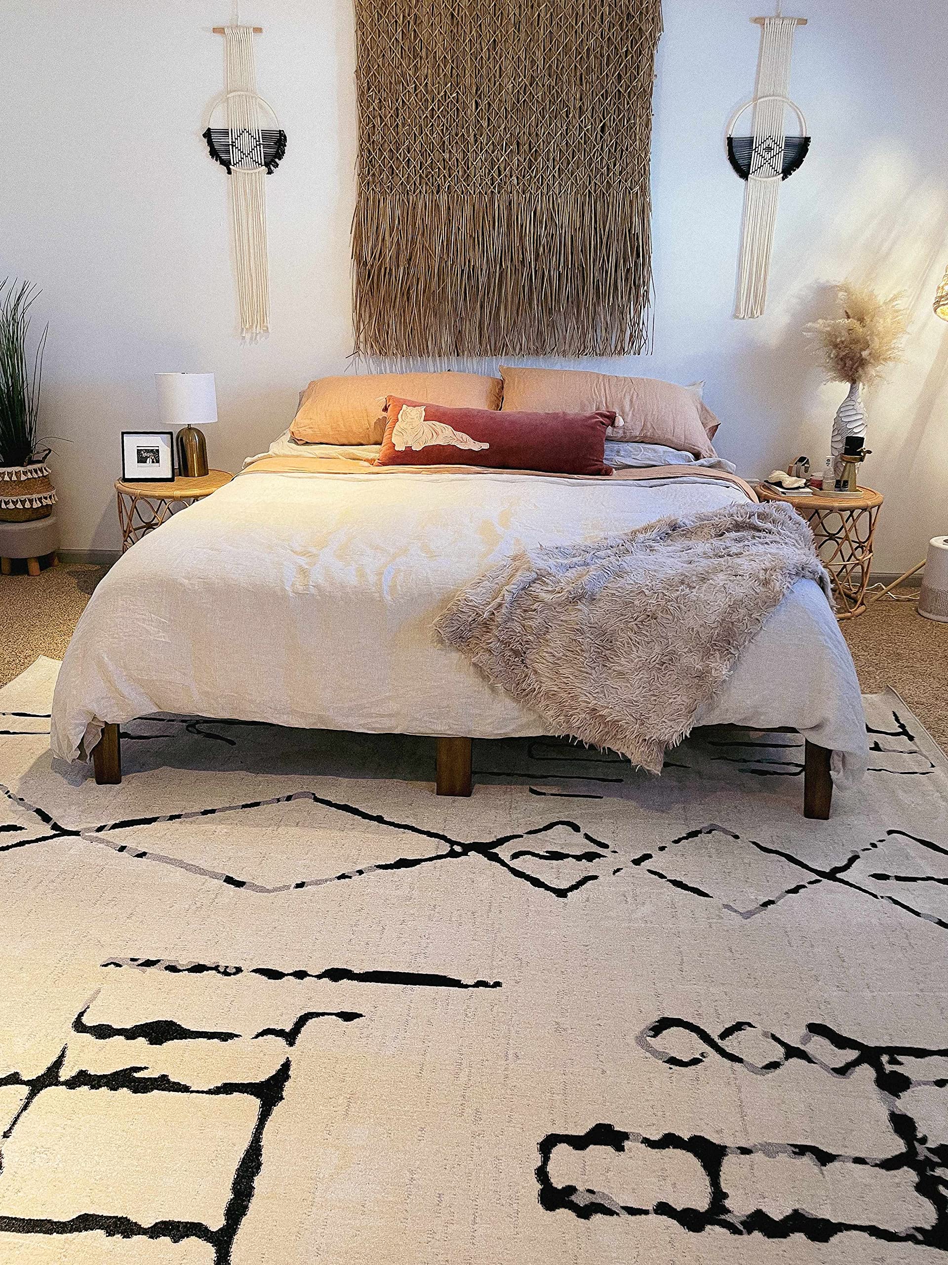 Hauteloom Maguyam Washable Area Rug - Black & Gray - 7'10
