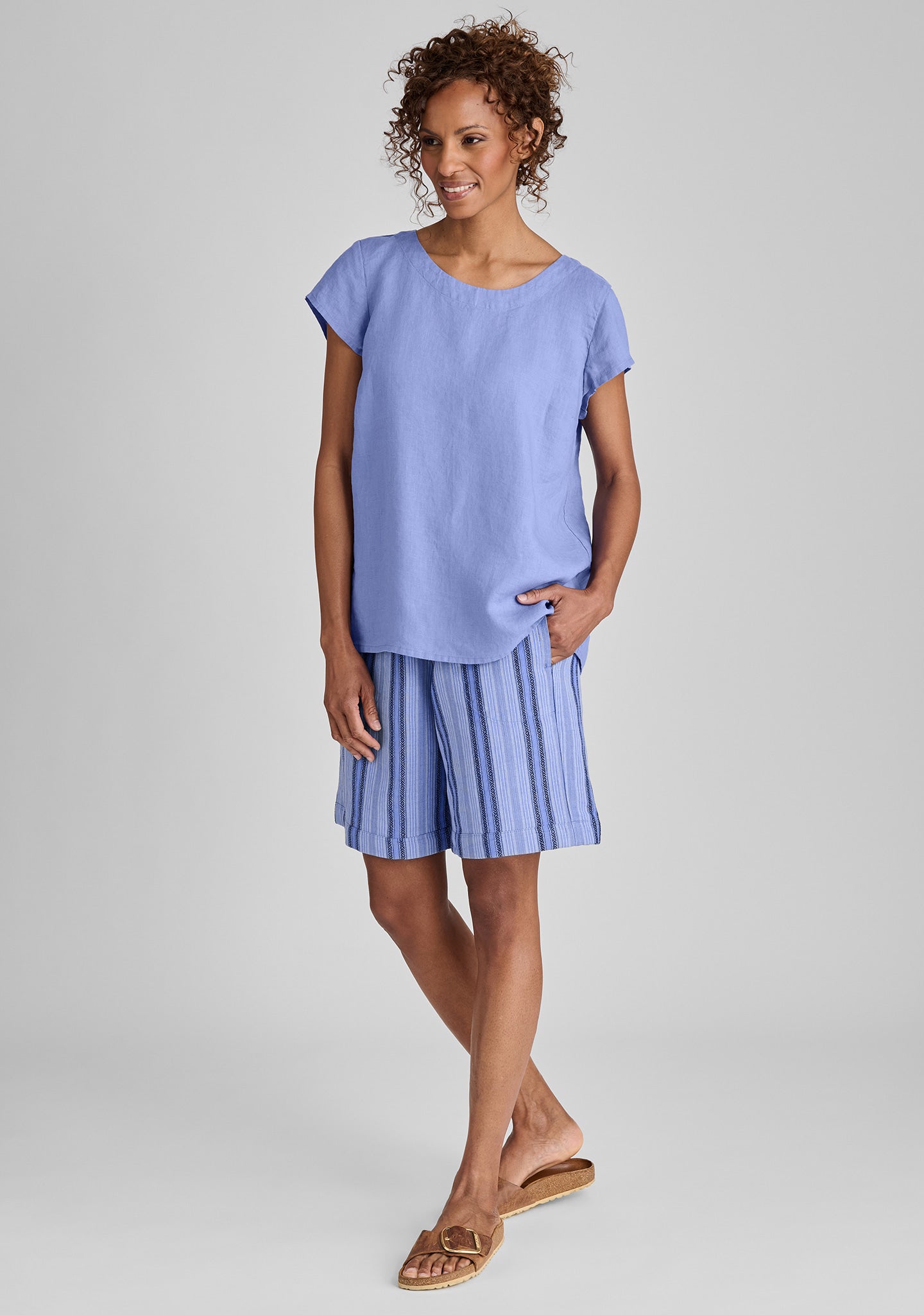 Comfortable Linen T-Shirt for Women - Relaxed Fit Tuck Back Tee - Perfect for Casual Wear, Summer Outfits & Layering