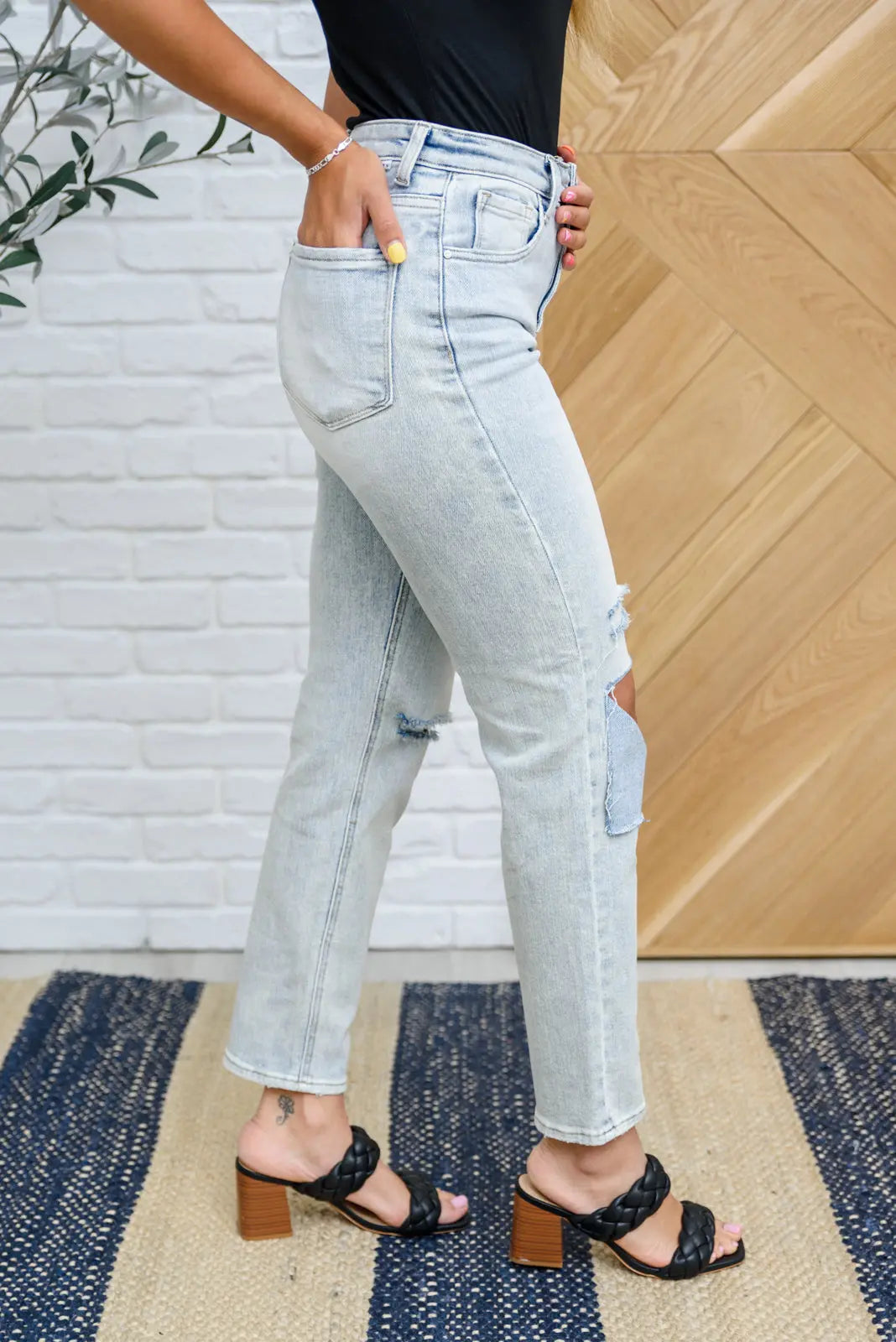 Good Karma Light Wash Distressed Jeans for Women - Vintage Ripped Denim Pants, High Waist Skinny Jeans - Perfect for Casual Outfits, Streetwear & Everyday Wear