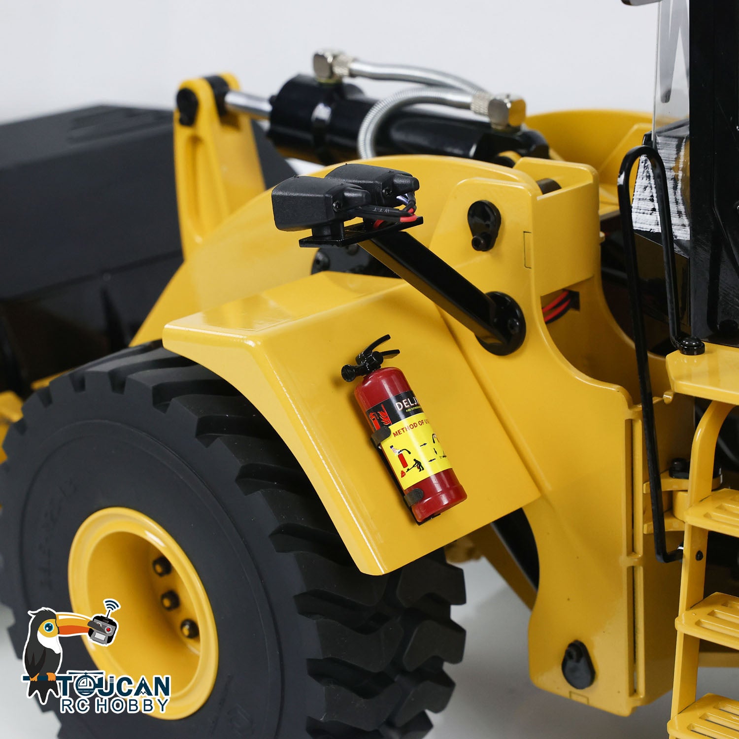 1/14 Scale Metal 470 Hydraulic RC Heavy Duty Loader - Remote Control Construction Vehicle with Smoke, Sound & Light - Fully Assembled Wheel Loader Model for Construction Enthusiasts & Collectors - Perfect for RC Hobbyists, Construction Simulation & Display Collections