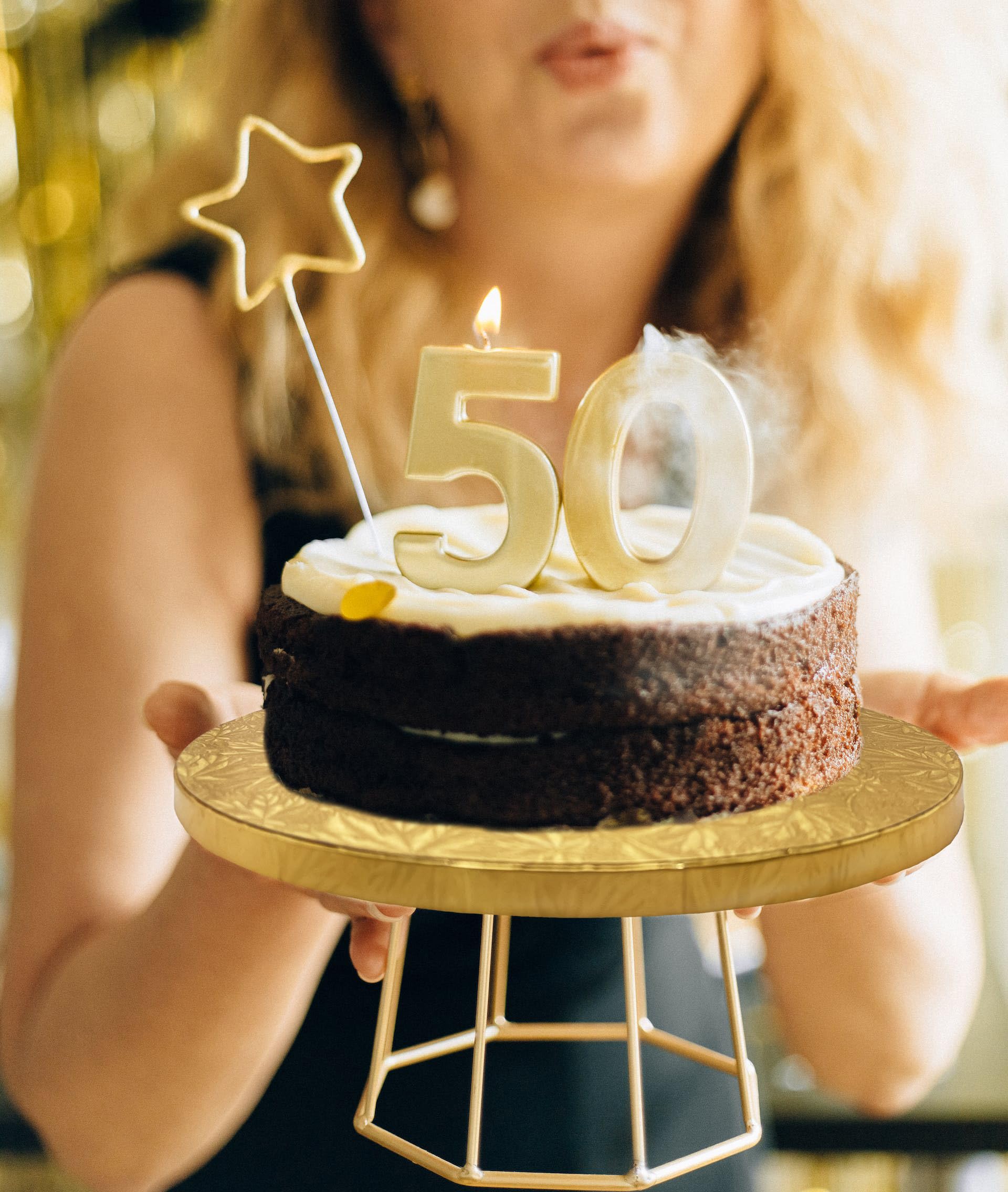 10 Inch Round Gold Cake Boards (4-Pack) - 1/2 Inch Thick Sturdy & Greaseproof Cake Drums with Banner Topper for Birthday, Wedding & Multi-Tiered Cakes - Perfect for Professional Baking, Cake Decorating & Dessert Displays by GoldenBakeryFamily