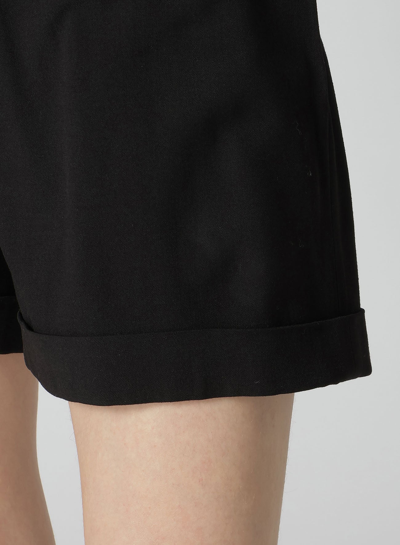 Damaged Gabardine Belted Short Pants for Men & Women - Stylish Casual Wear for Summer, Travel & Outdoor Activities