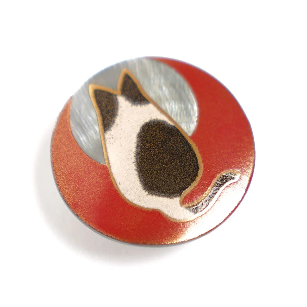 Handmade Maki-e Urushi Lacquer Brooch with Black Lip Oyster Pearl Shell - Traditional Japanese Cat Jewelry for Women | Elegant Gift for Special Occasions & Formal Events