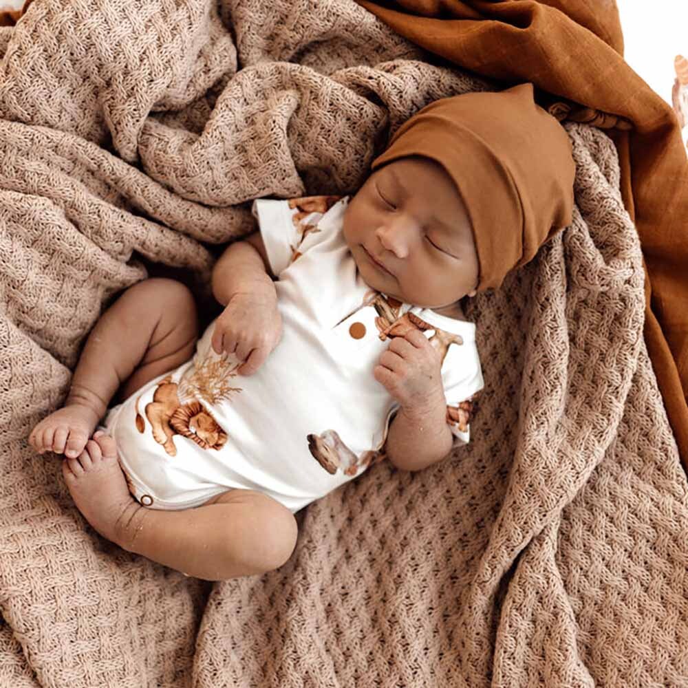 Organic Cotton Short Sleeve Baby Bodysuit - Snuggle Hunny Lion Print - Soft & Comfortable for Newborns & Infants - Perfect for Playtime, Daycare & Family Photos