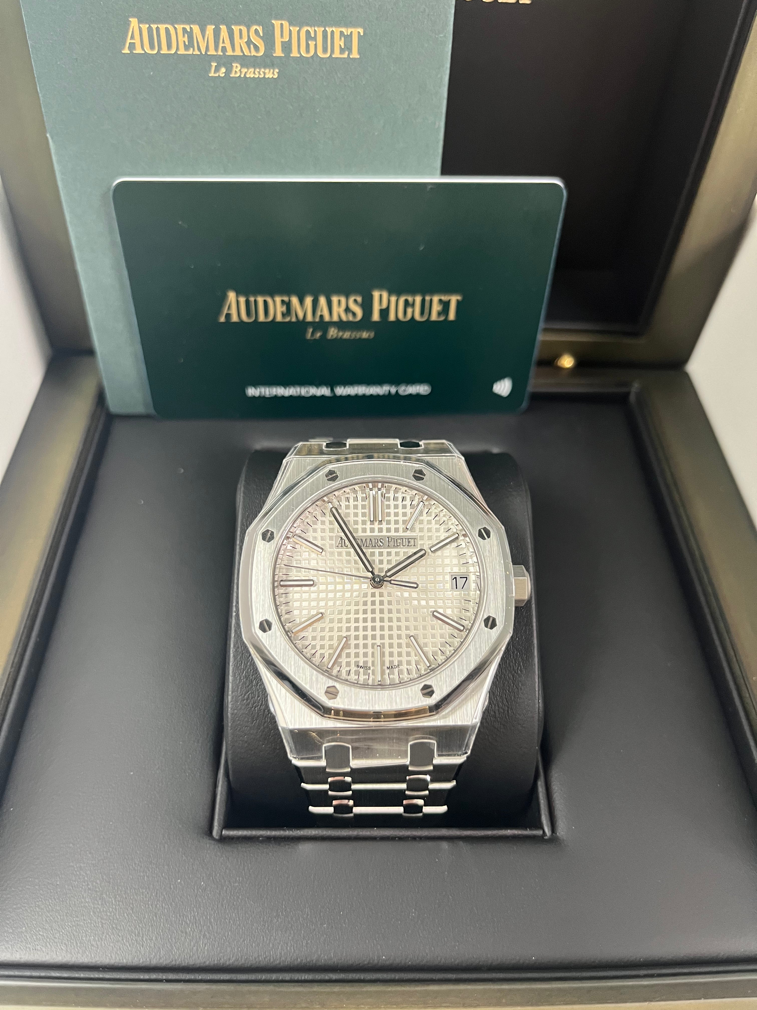 Audemars Piguet Royal Oak 41mm Selfwinding Watch - White Dial Stainless Steel Ref. 15510ST.OO.1320ST.08 | Luxury Timepiece for Men, Business & Formal Occasions
