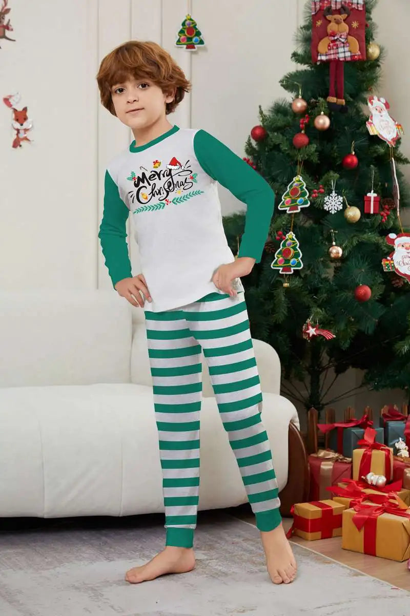 Printed Christmas Matching Family Pajamas Set - Cozy Holiday PJS for Family Photos & Festive Gatherings