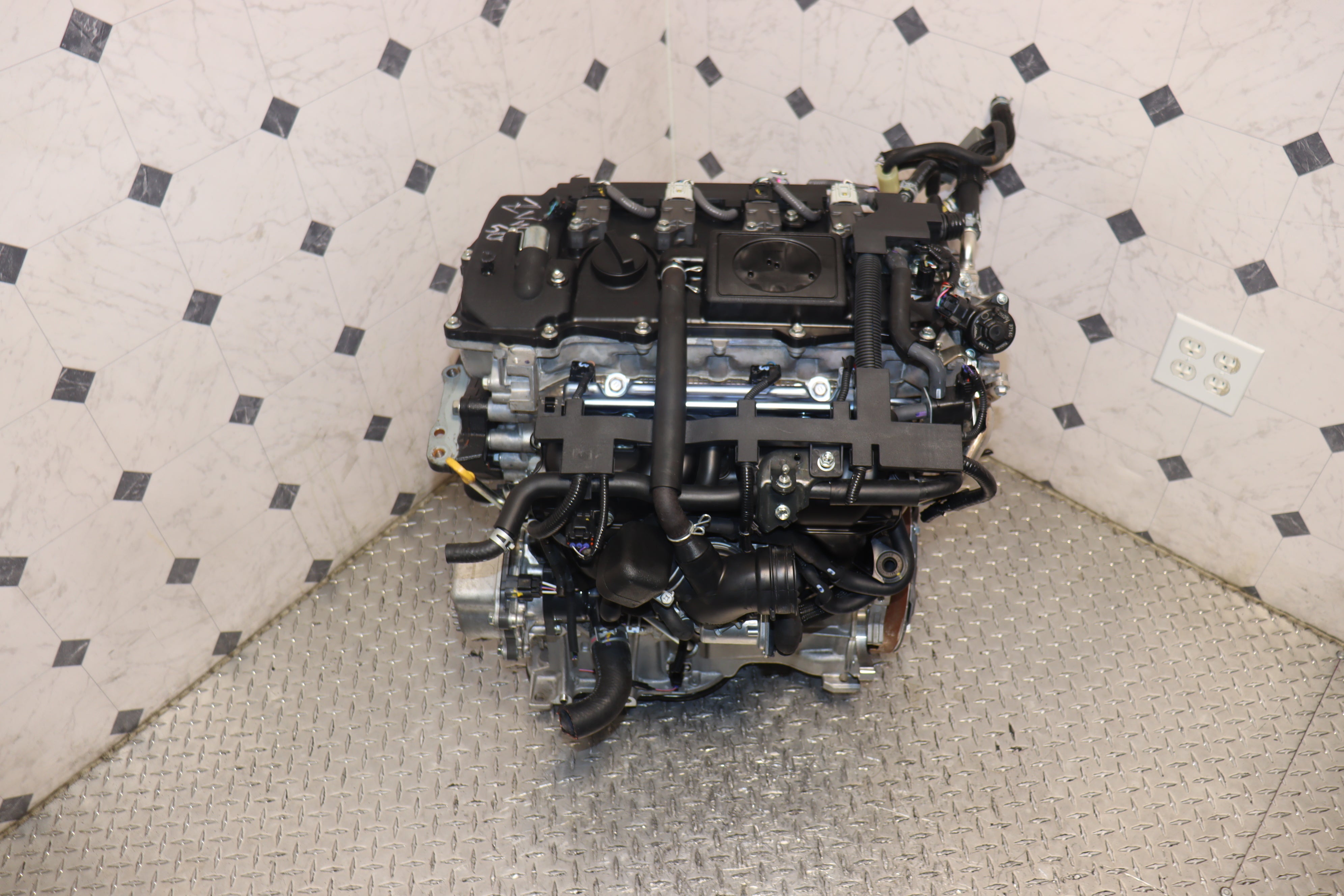 JDM 2ZR-FXE 1.8L 4-Cylinder Hybrid Engine for 2016-2021 Toyota Prius (4th Gen) - Perfect Replacement for Hybrid Vehicle Maintenance & Performance Upgrades